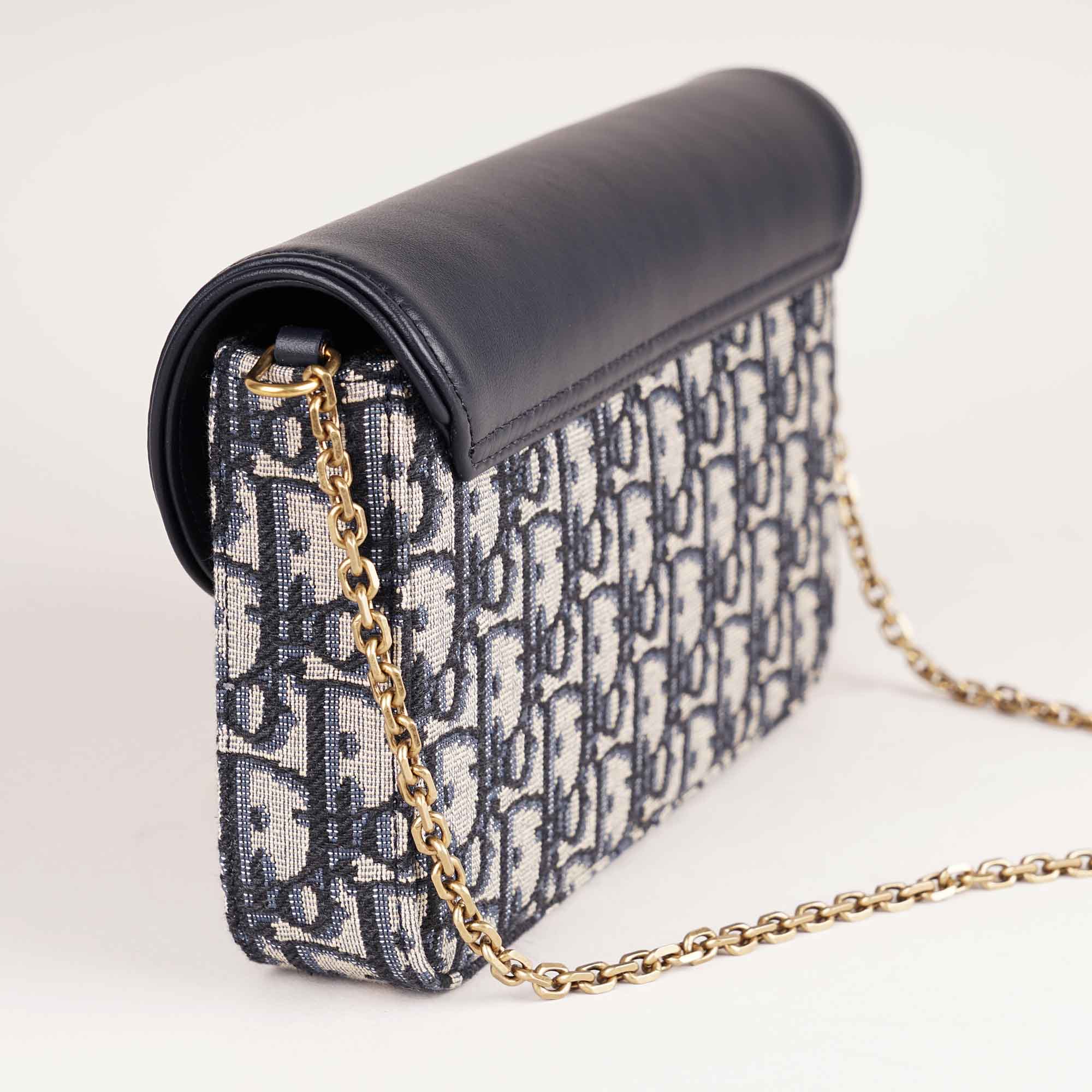 Medium Saddle Pouch with Chain image