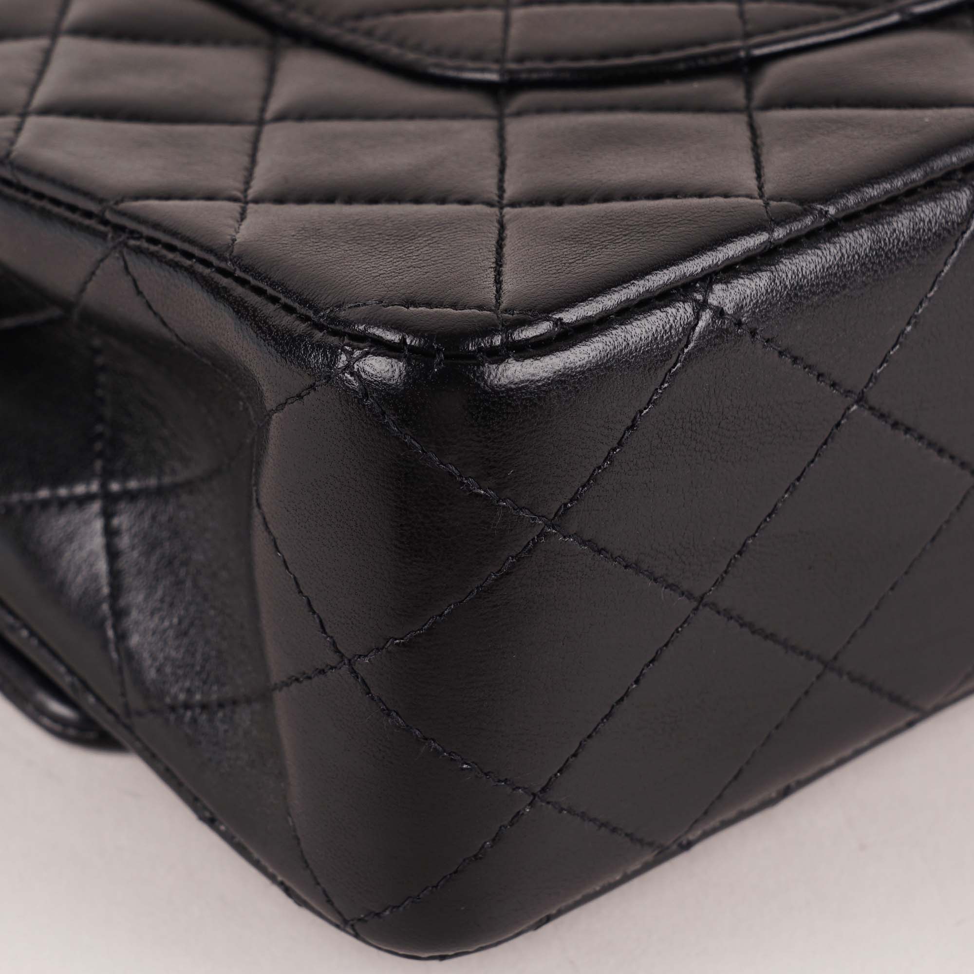 Classic Medium Vintage Double Flap Bag image