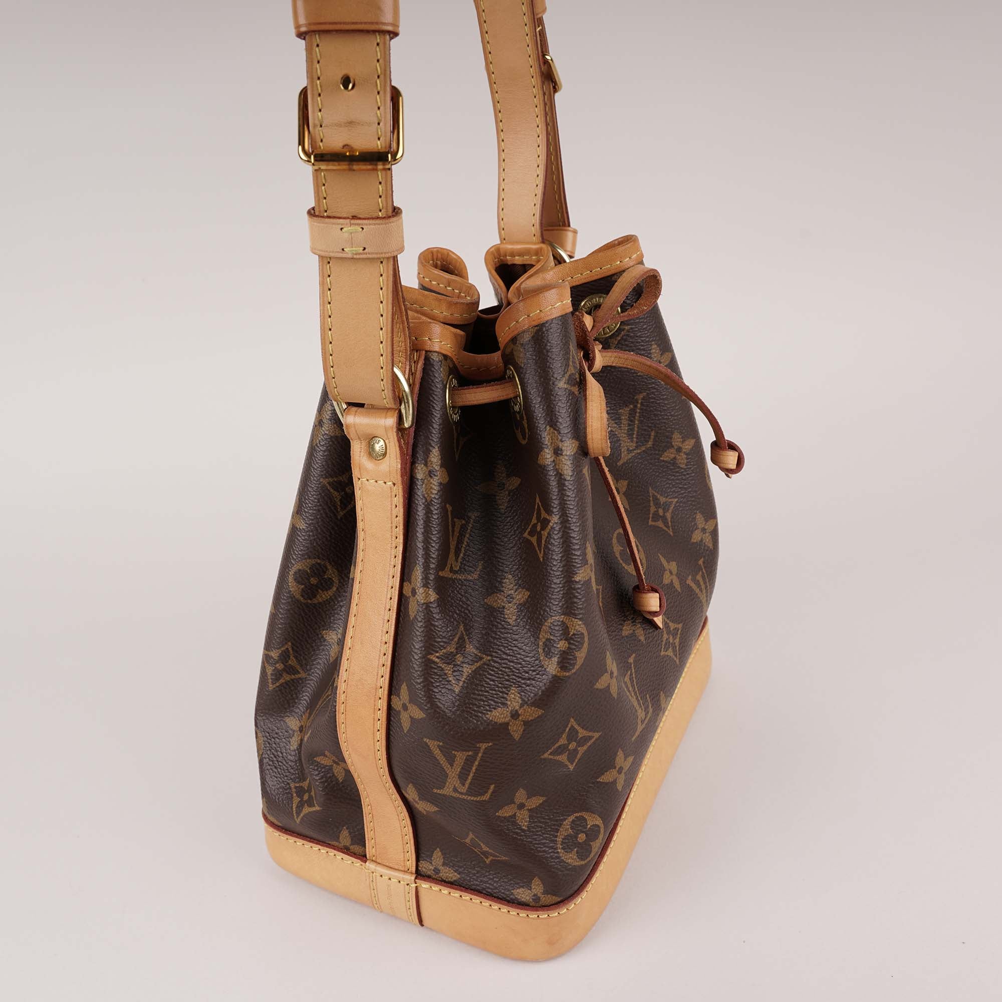 Noé BB Bucket Bag image