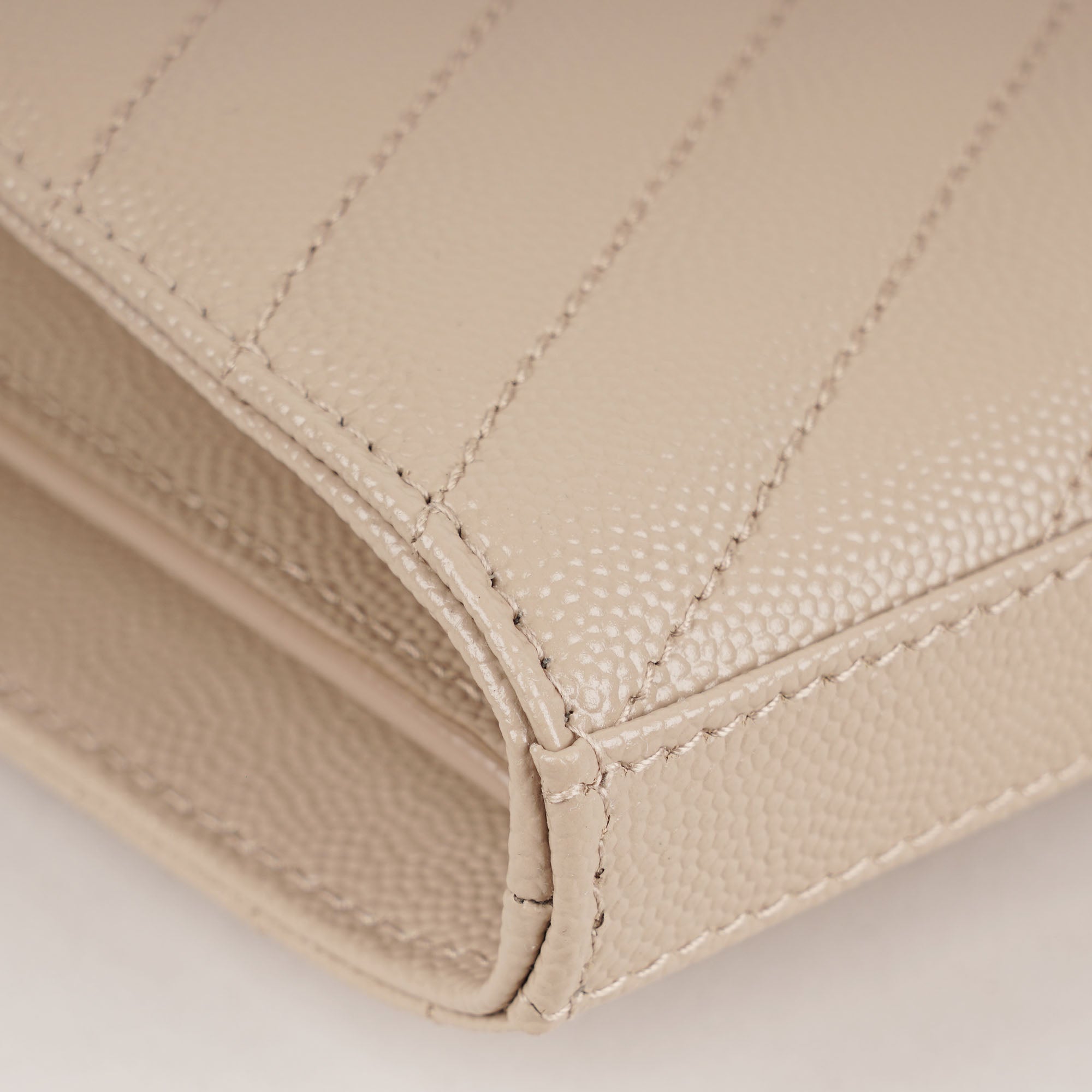 Cassandre Large Wallet On Chain image