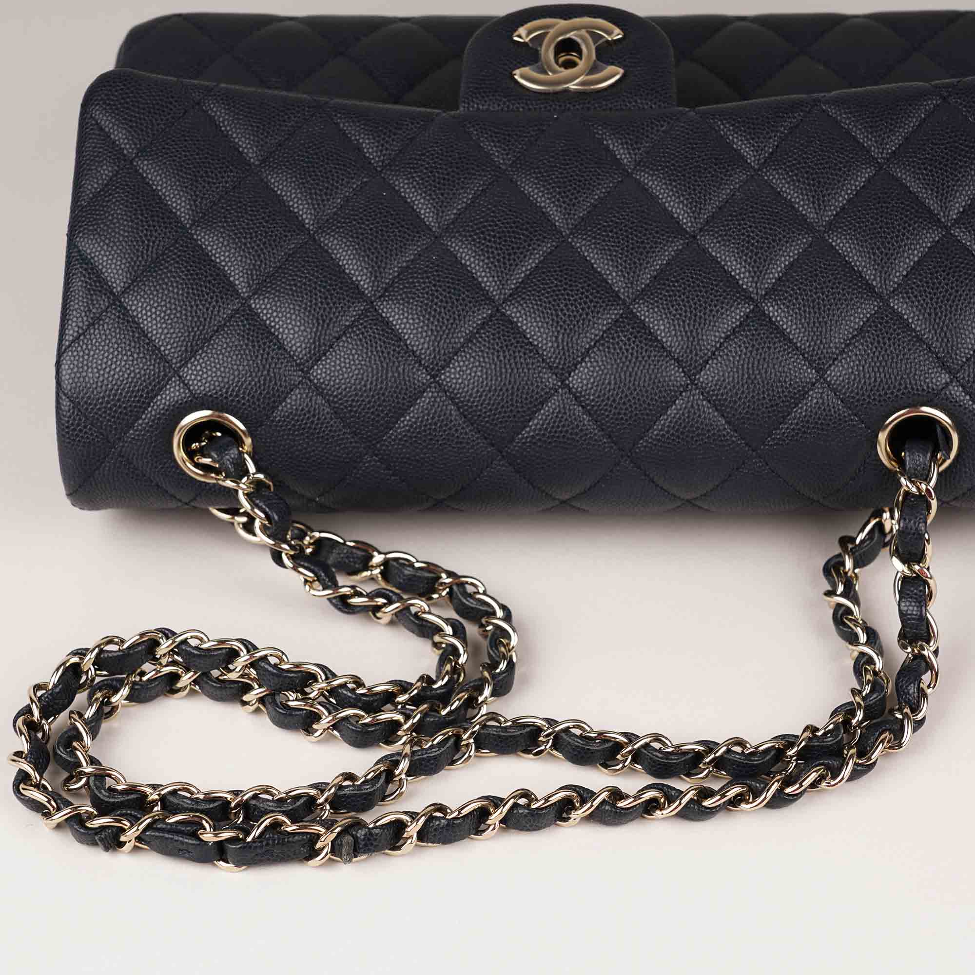 Medium Classic Double Flap Bag image