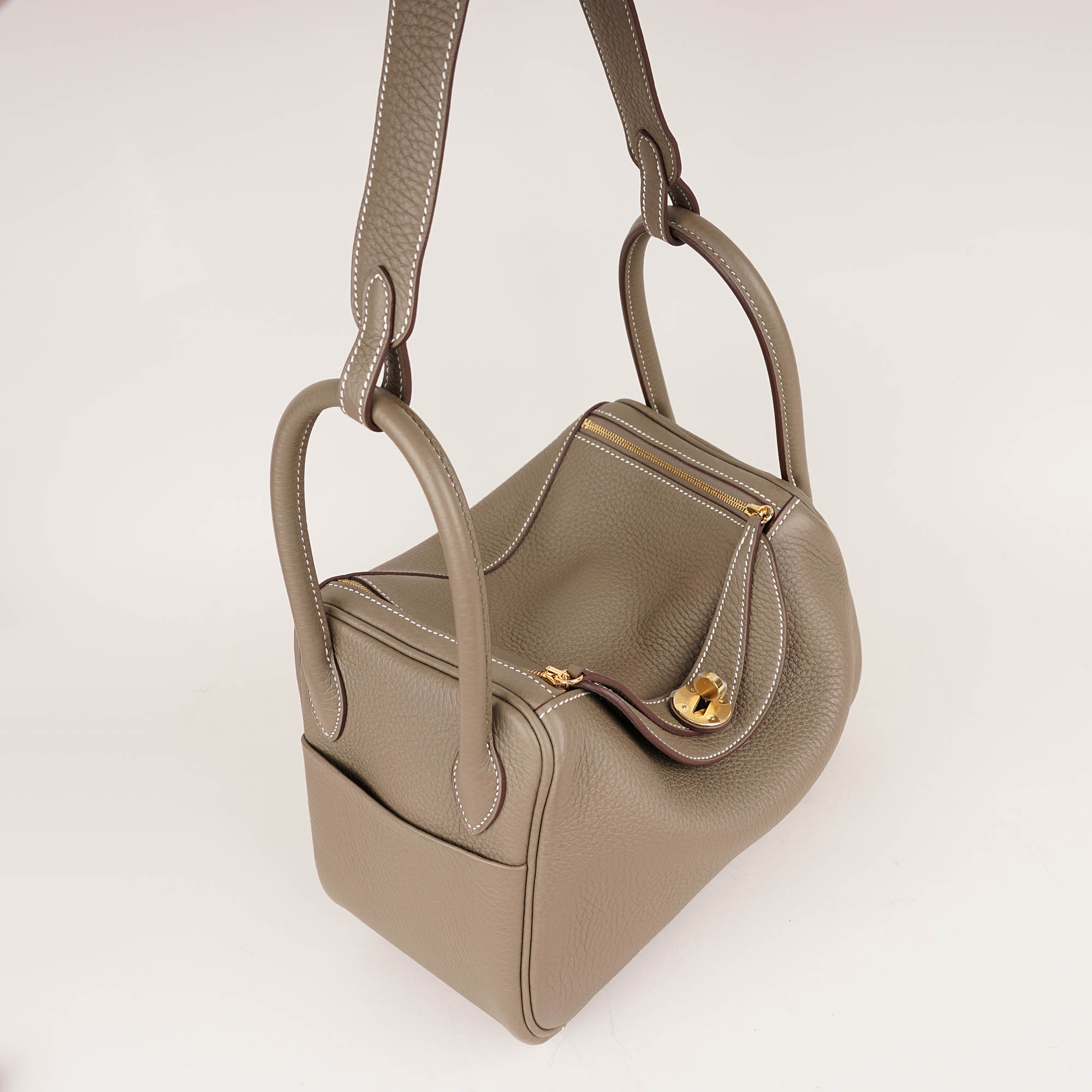 Lindy Bag 26 image