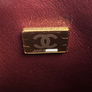 Classic Medium Double Flap Bag thumbnail image