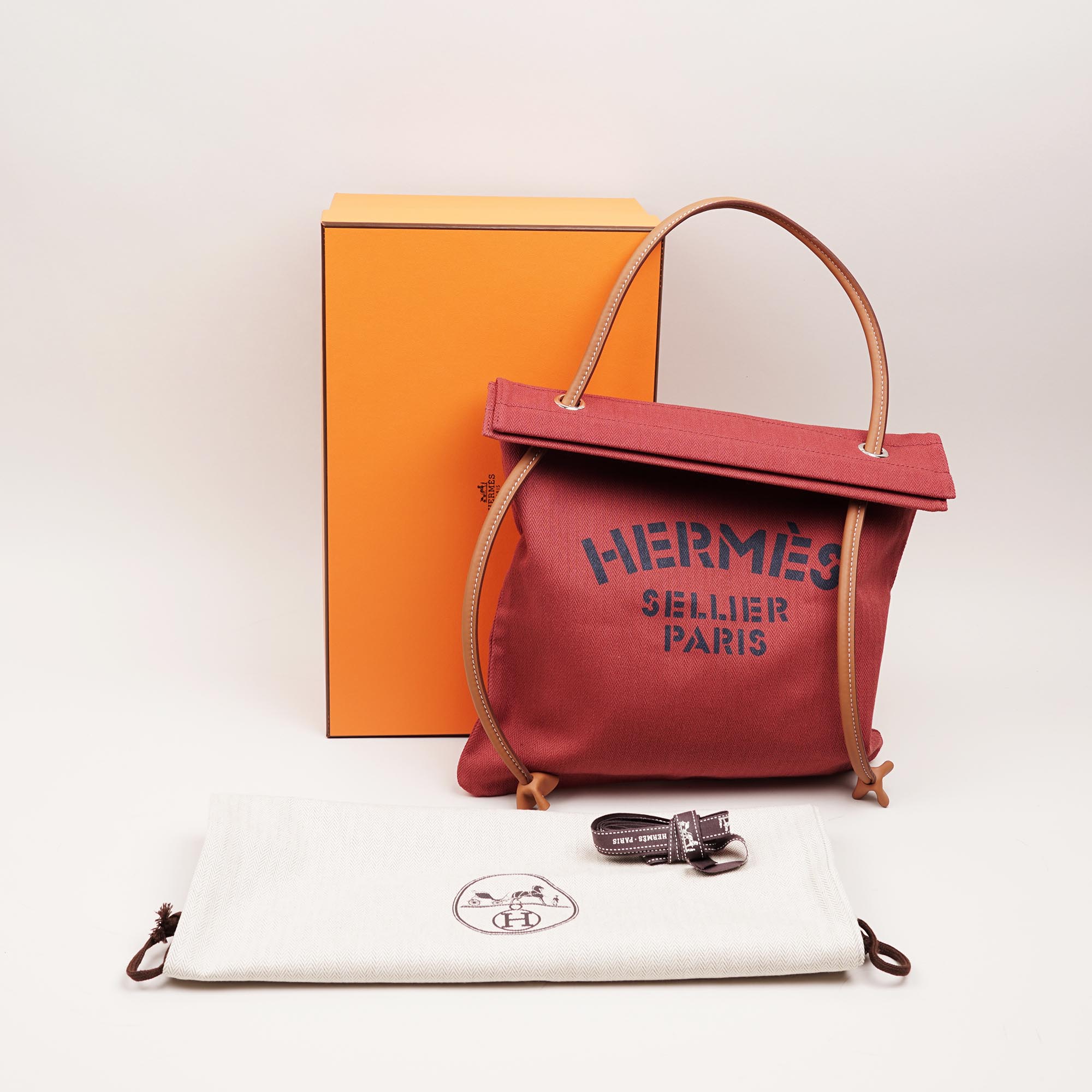 Aline Grooming Bag - Main Image