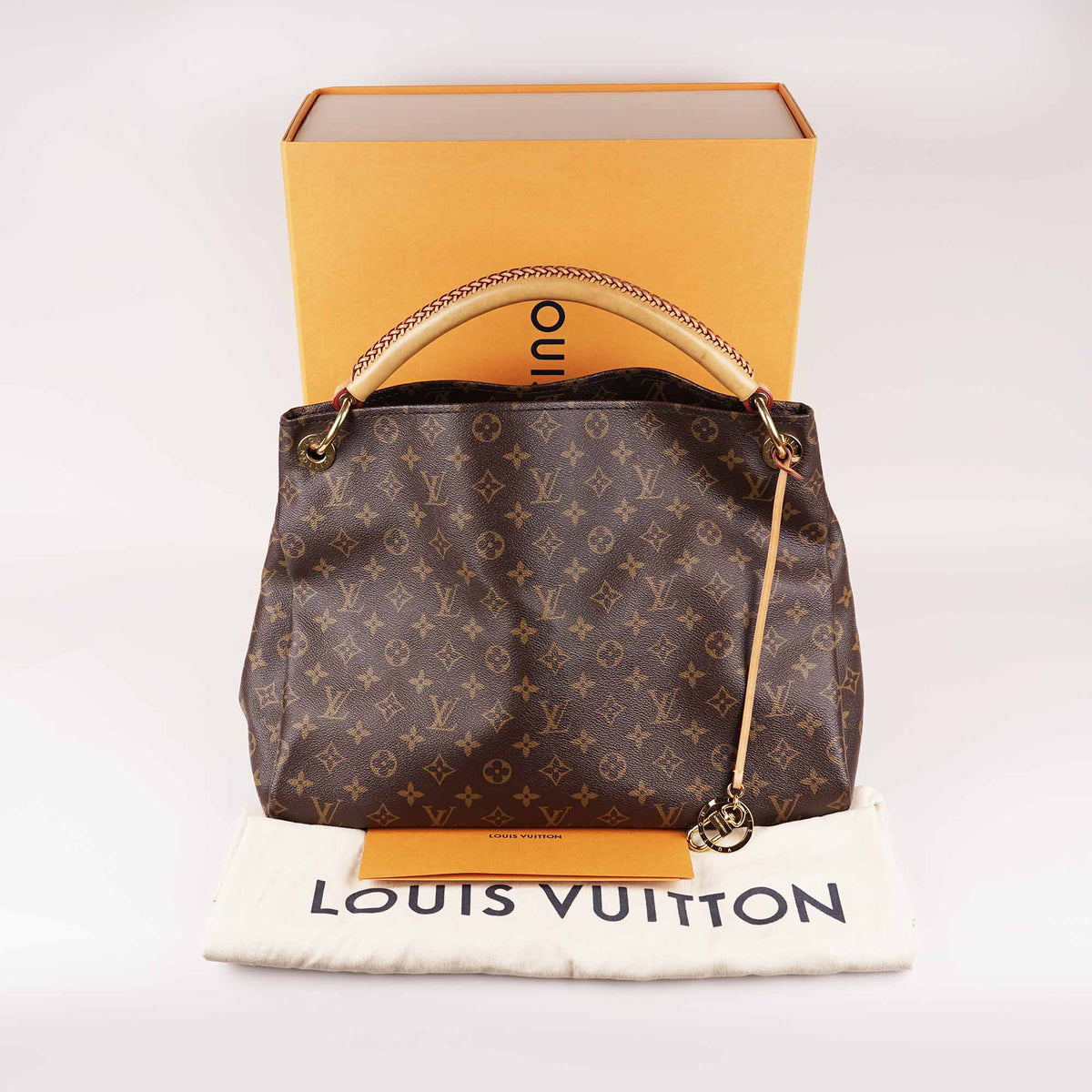 Artsy MM Shoulder Bag - LOUIS VUITTON - Affordable Luxury image