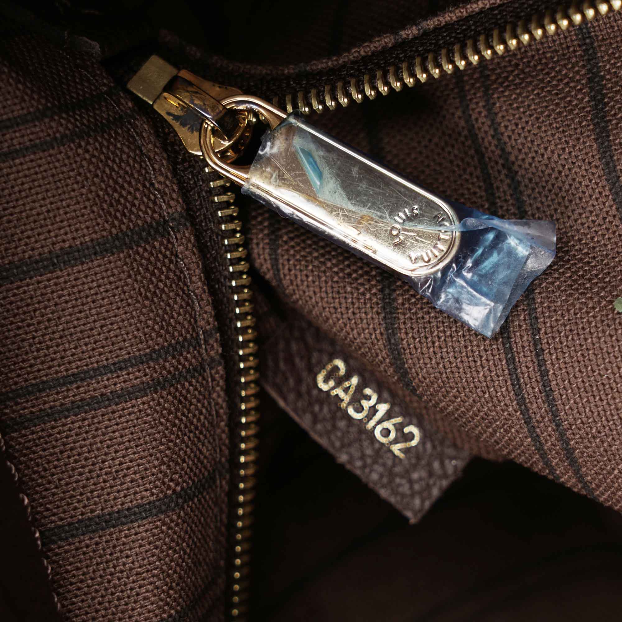 Artsy MM Shoulder Bag - LOUIS VUITTON - Affordable Luxury image