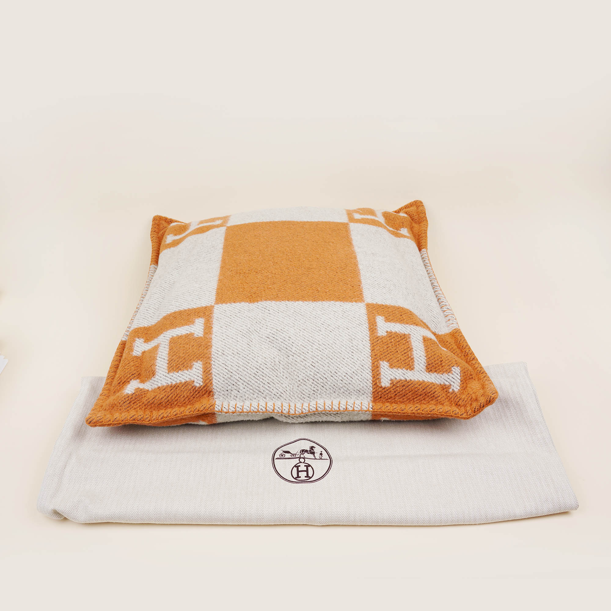 Avalon Pillow Small Model - HERMÈS - Affordable Luxury image