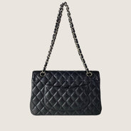 Classic Medium Double Flap Bag thumbnail image