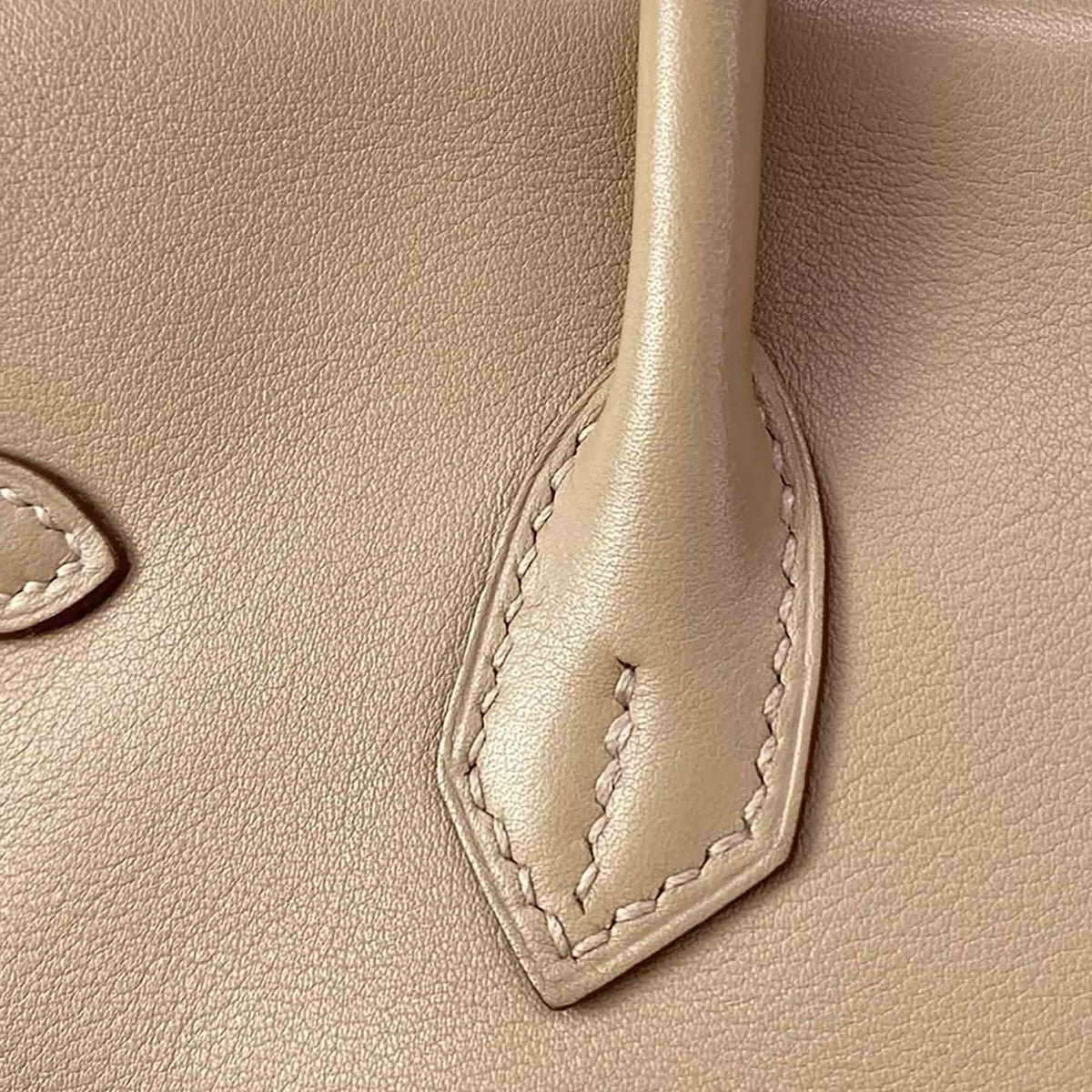 Birkin 25 Handbag - HERMÈS - Affordable Luxury image