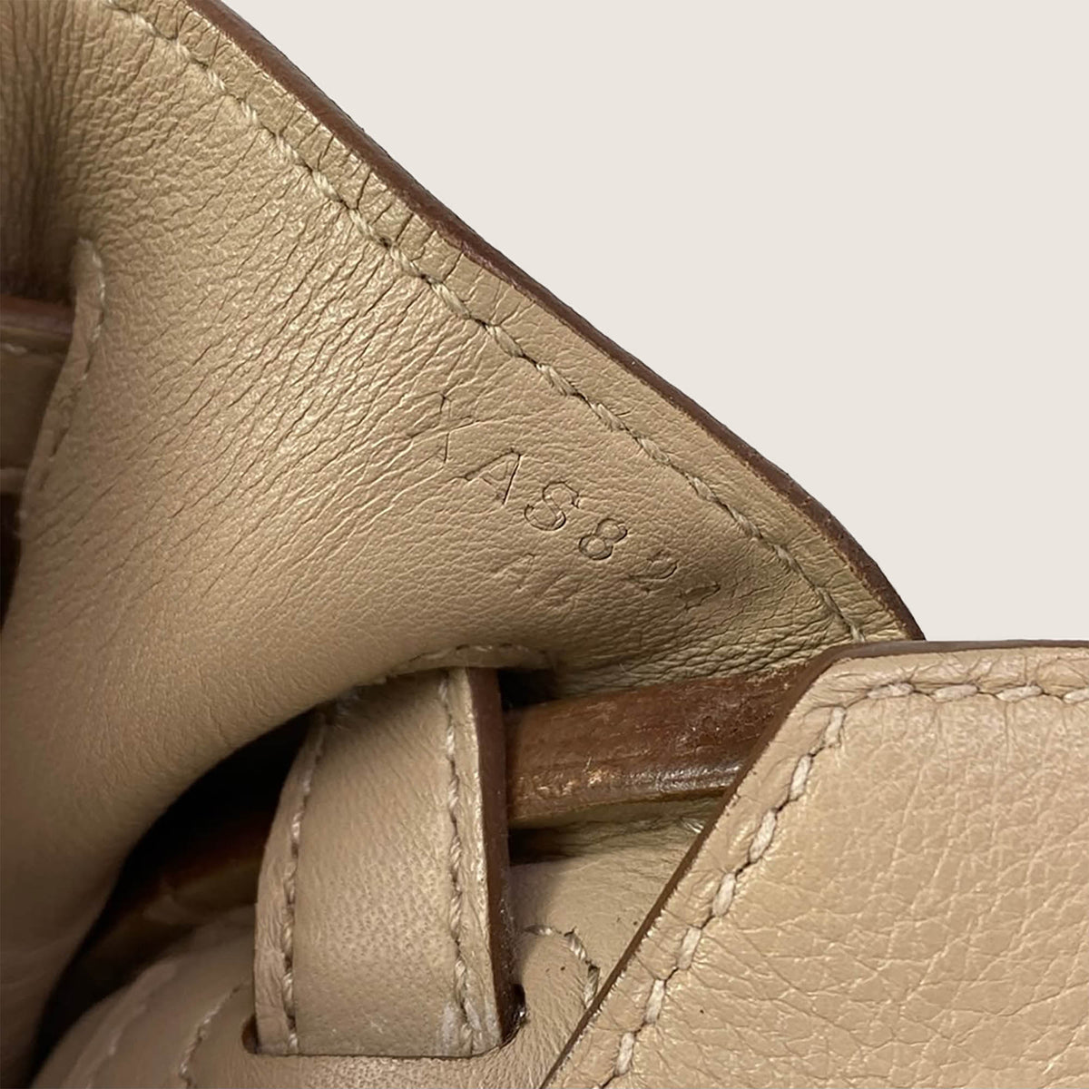Birkin 25 Handbag - HERMÈS - Affordable Luxury image