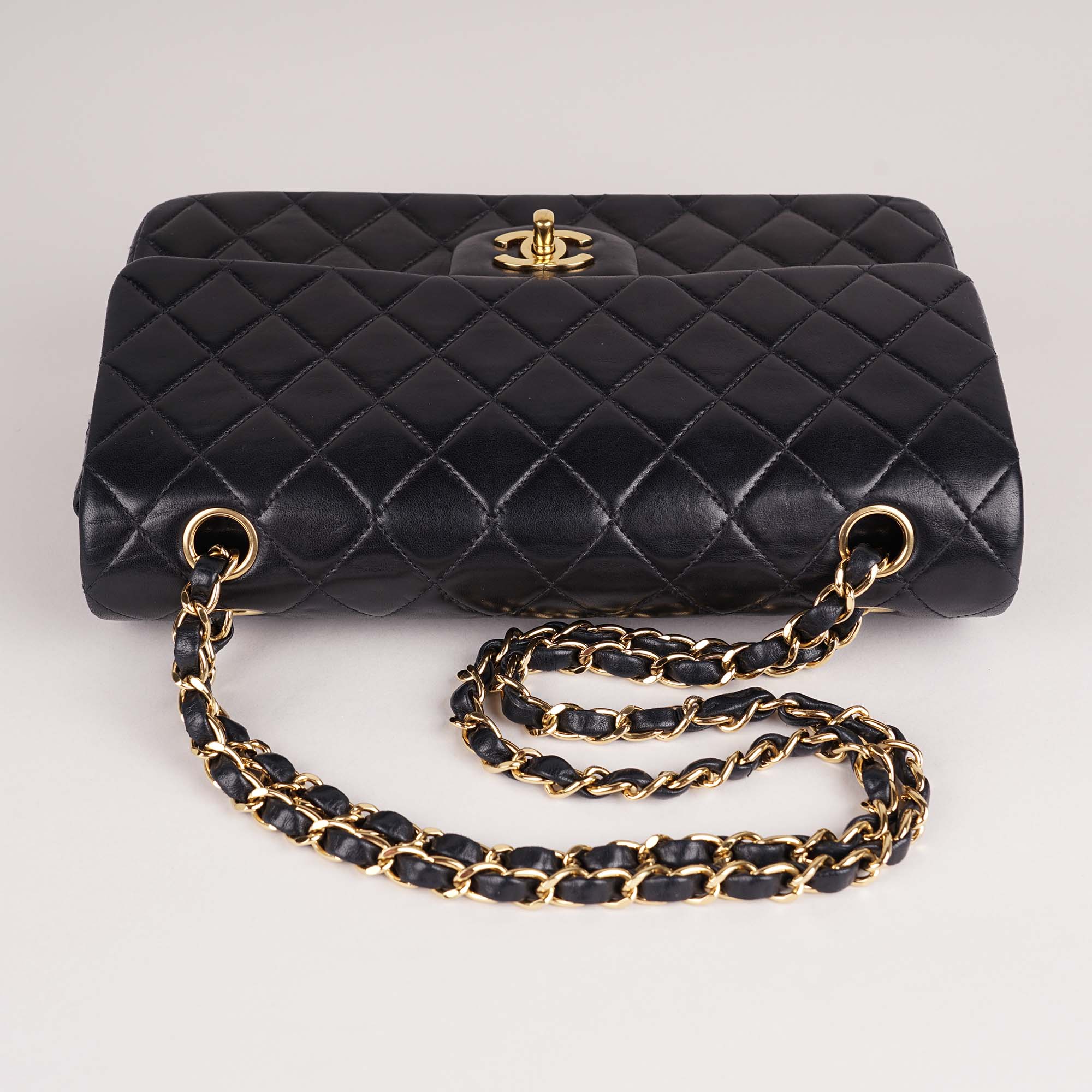 Black Classic Medium Double - CHANEL - Affordable Luxury image