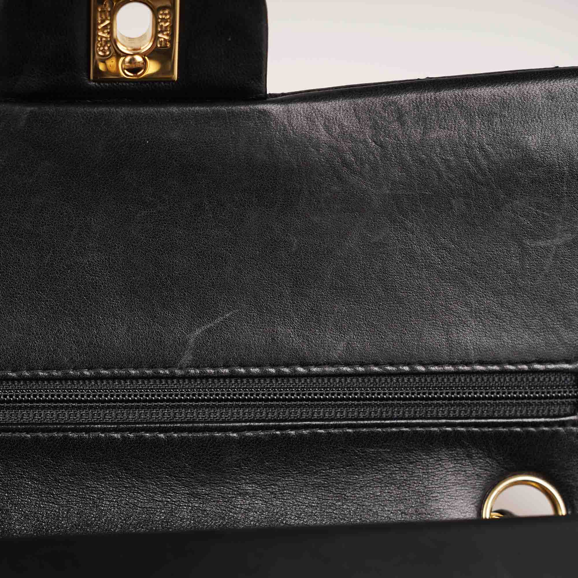 Black Classic Medium Double - CHANEL - Affordable Luxury image