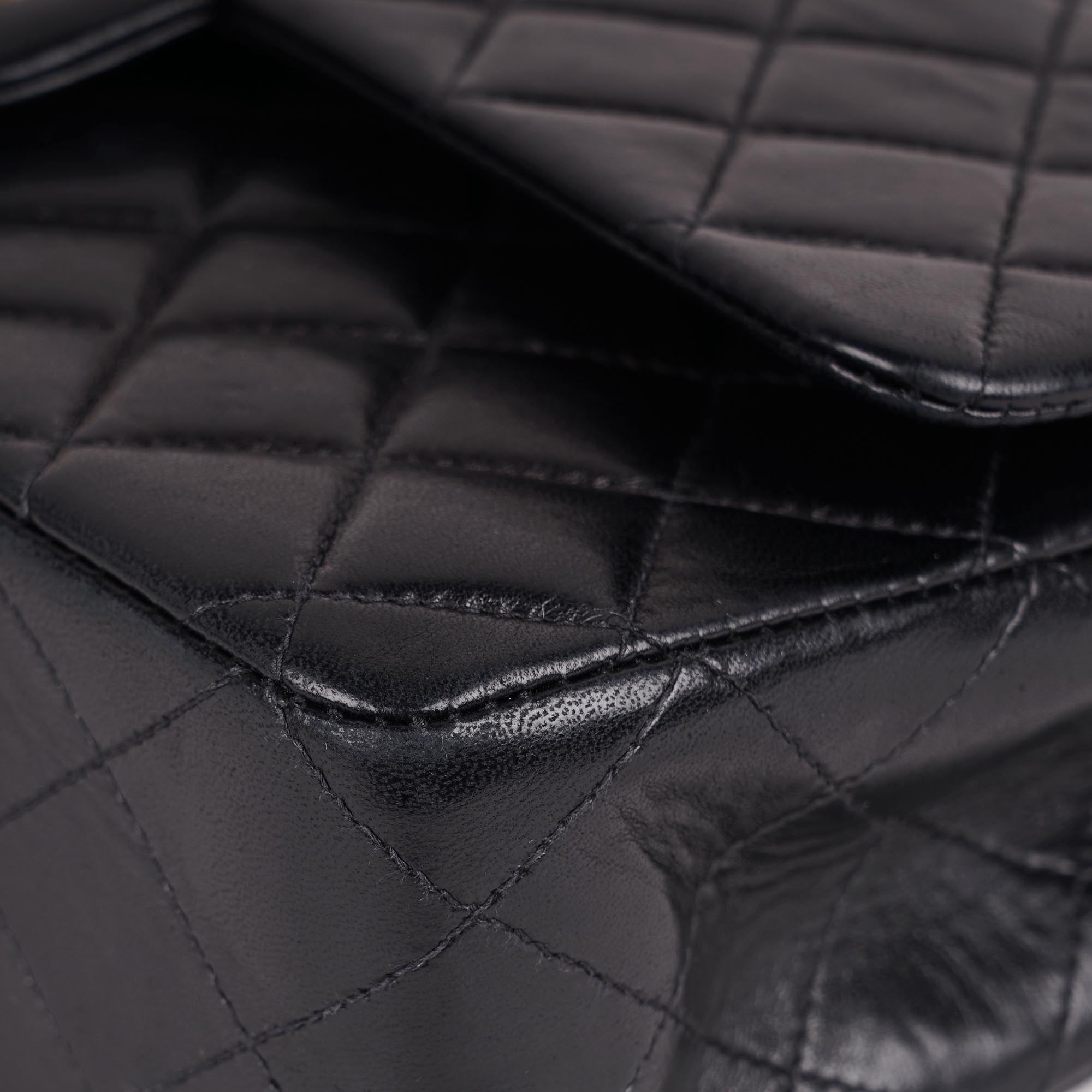Black Classic Medium Double - CHANEL - Affordable Luxury image