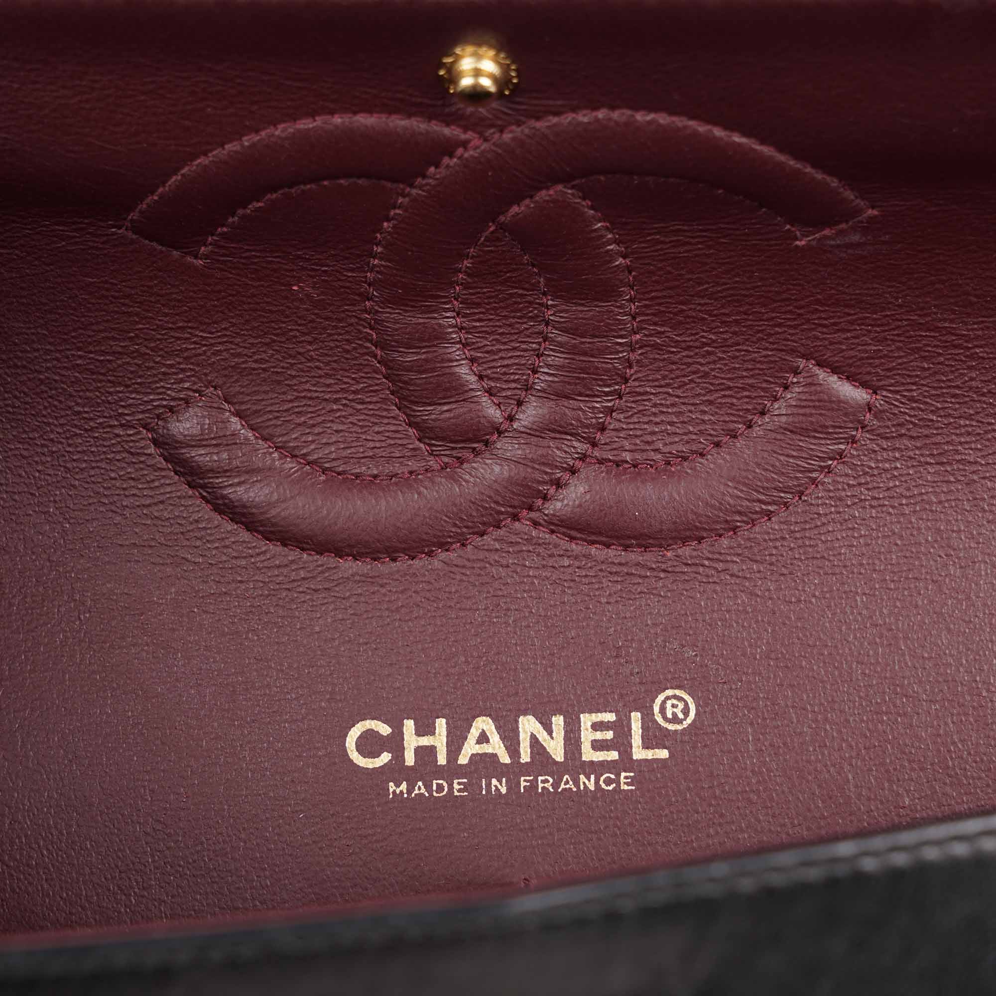 Black Classic Medium Double - CHANEL - Affordable Luxury image