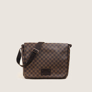 Brooklyn GM Crossbody Bag - LOUIS VUITTON - Affordable Luxury thumbnail image