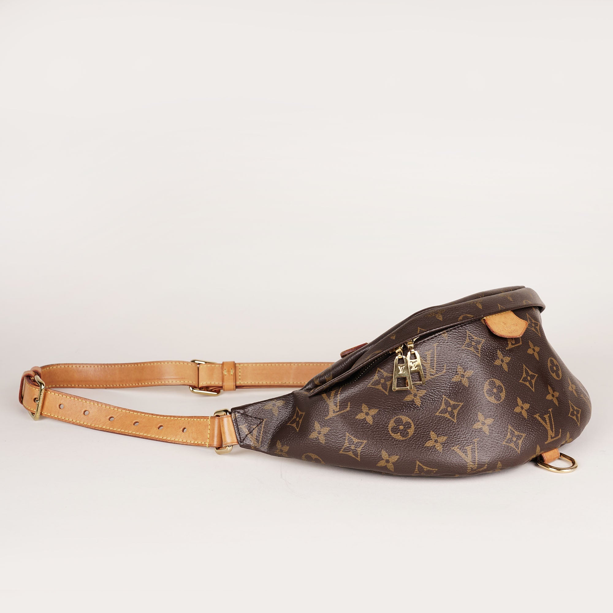 Bumbag - LOUIS VUITTON - Affordable Luxury image