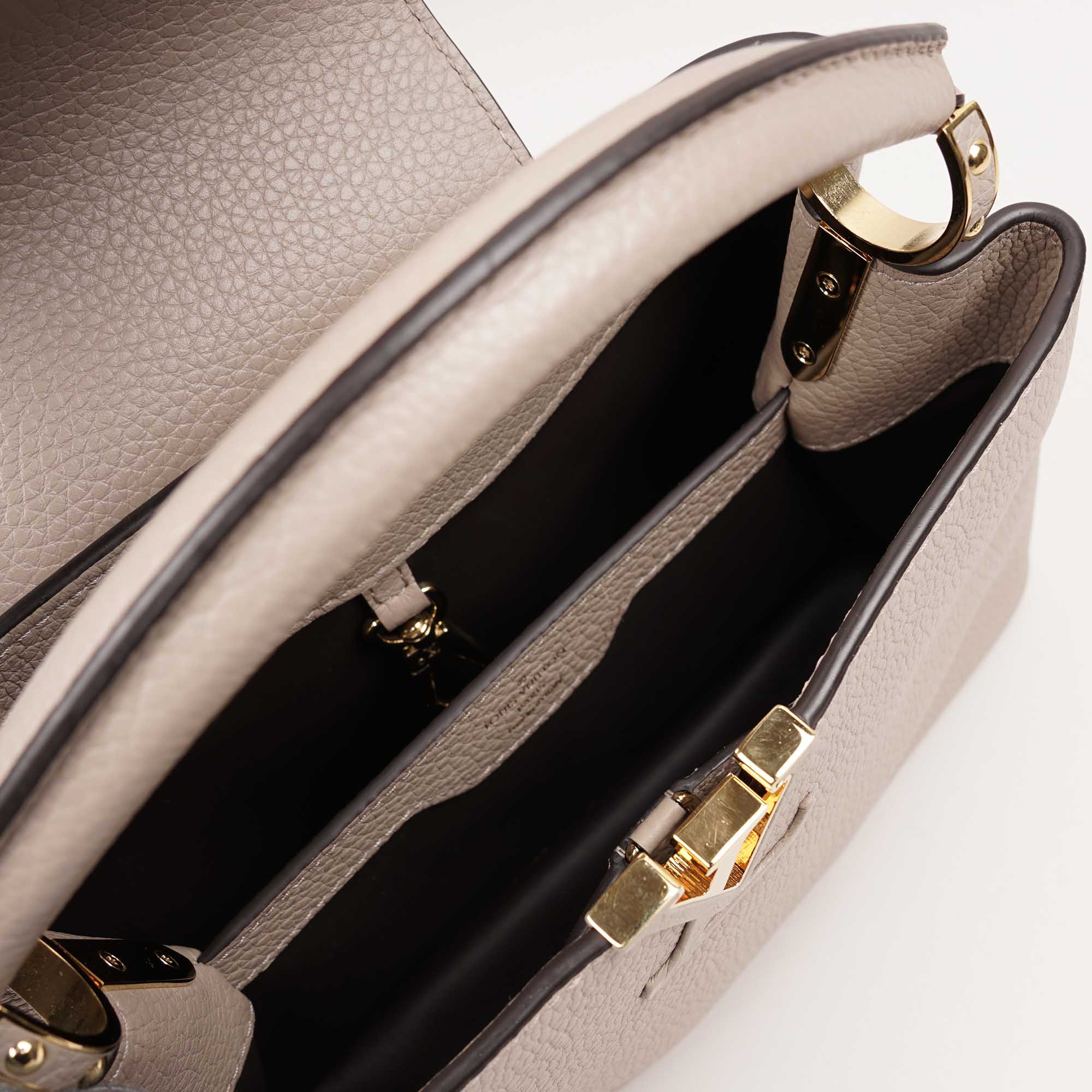 Capucines BB Top Handle - LOUIS VUITTON - Affordable Luxury image