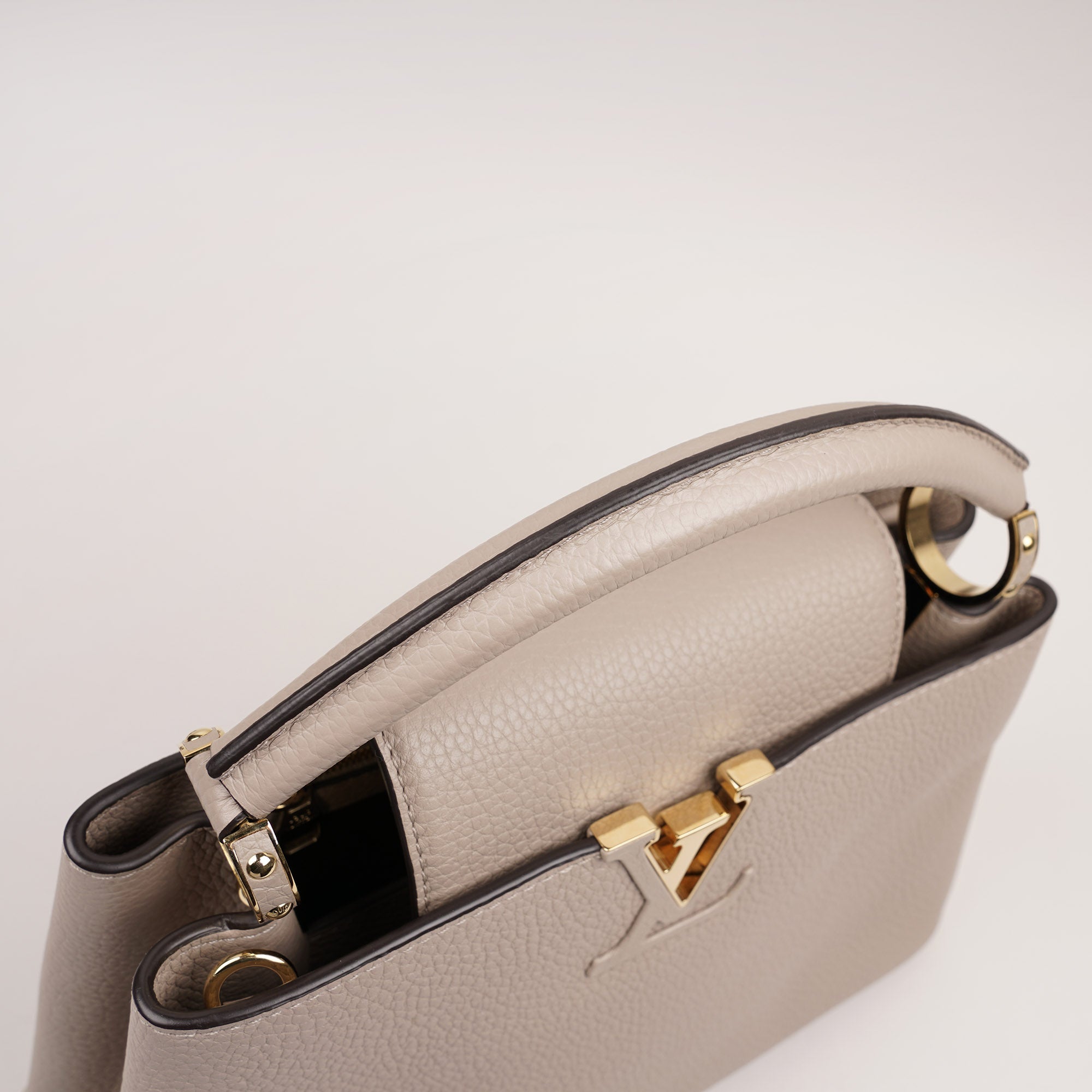 Capucines BB Top Handle - LOUIS VUITTON - Affordable Luxury image
