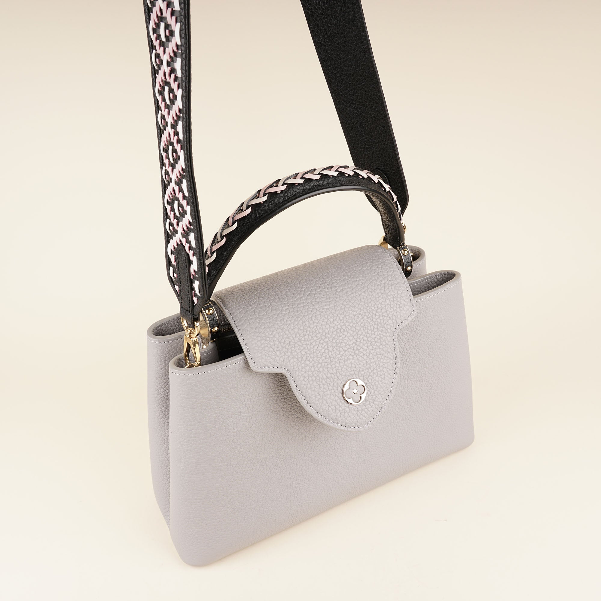 Capucines PM Top Handle - LOUIS VUITTON - Affordable Luxury image