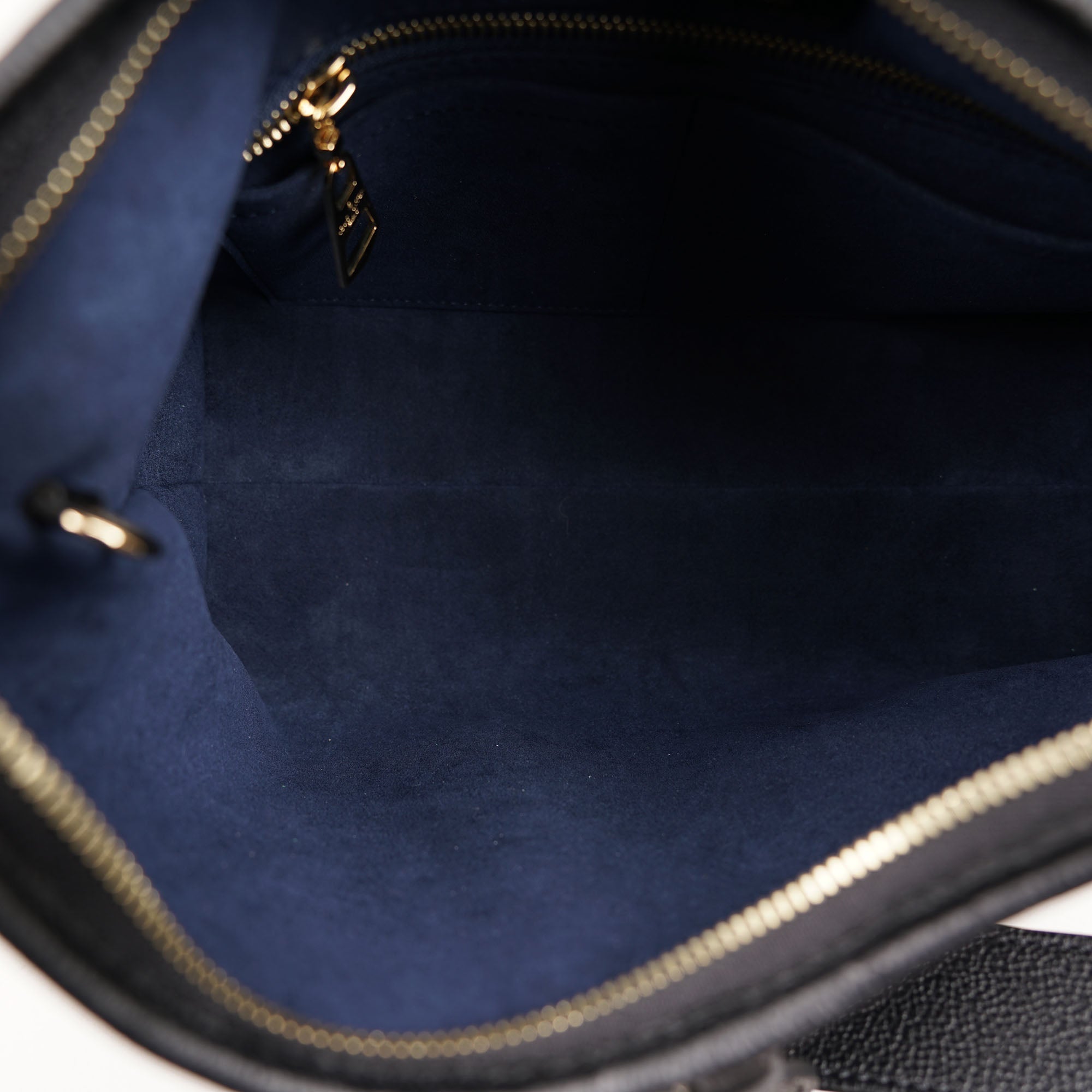 Carryall PM Shoulder Bag - LOUIS VUITTON - Affordable Luxury image