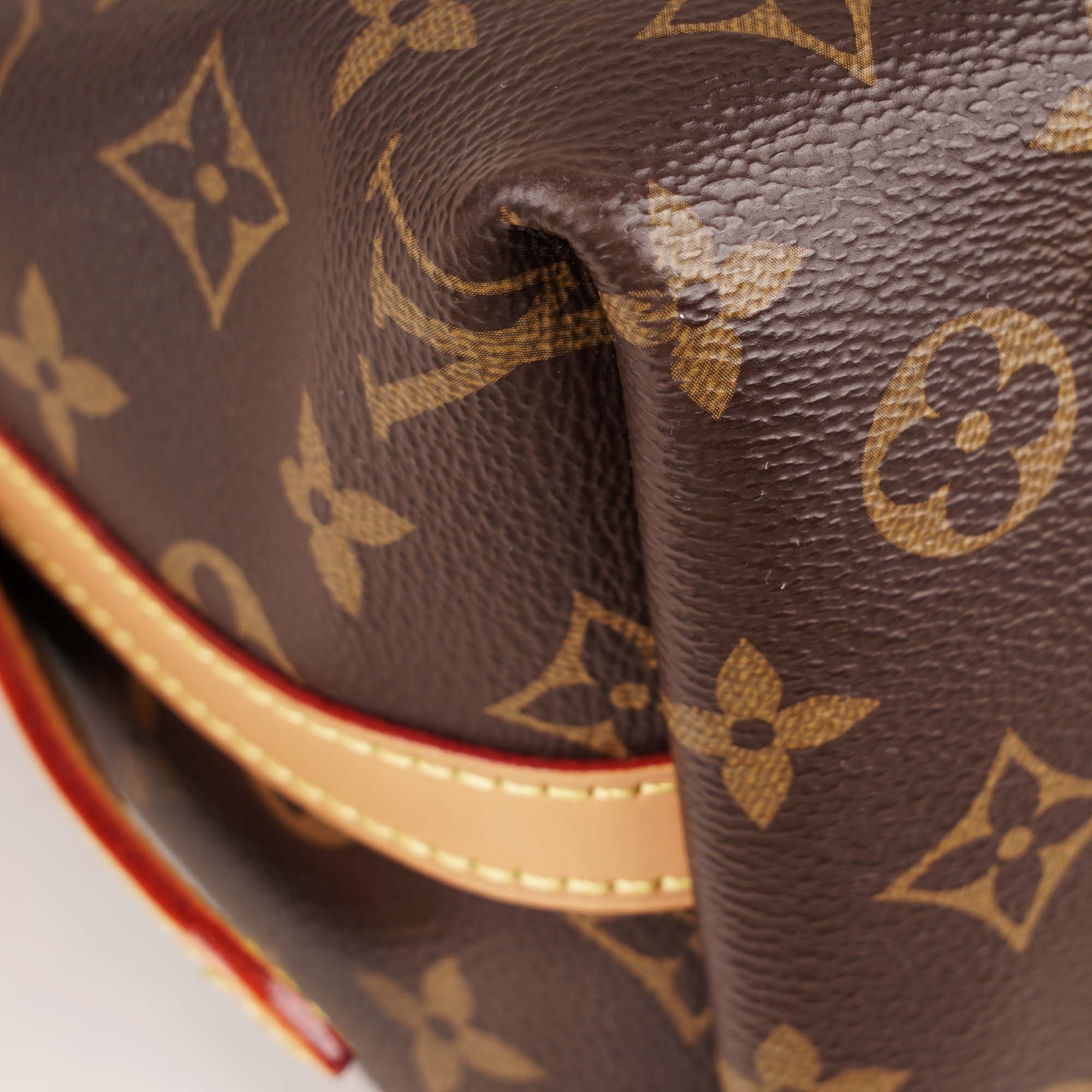 Carryall PM Shoulder Bag - LOUIS VUITTON - Affordable Luxury image