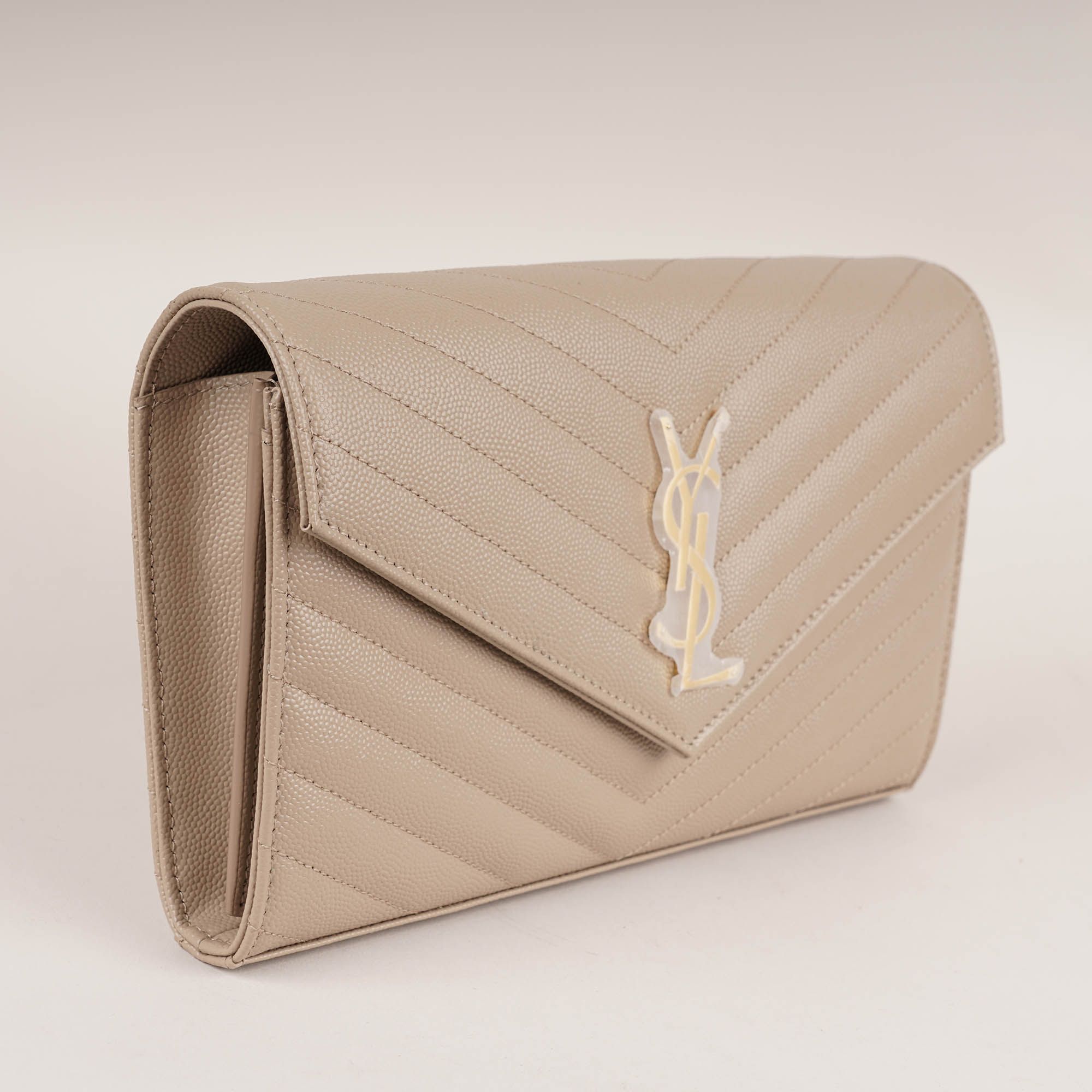 Cassandre Large Wallet On Chain - SAINT LAURENT - Affordable Luxury image