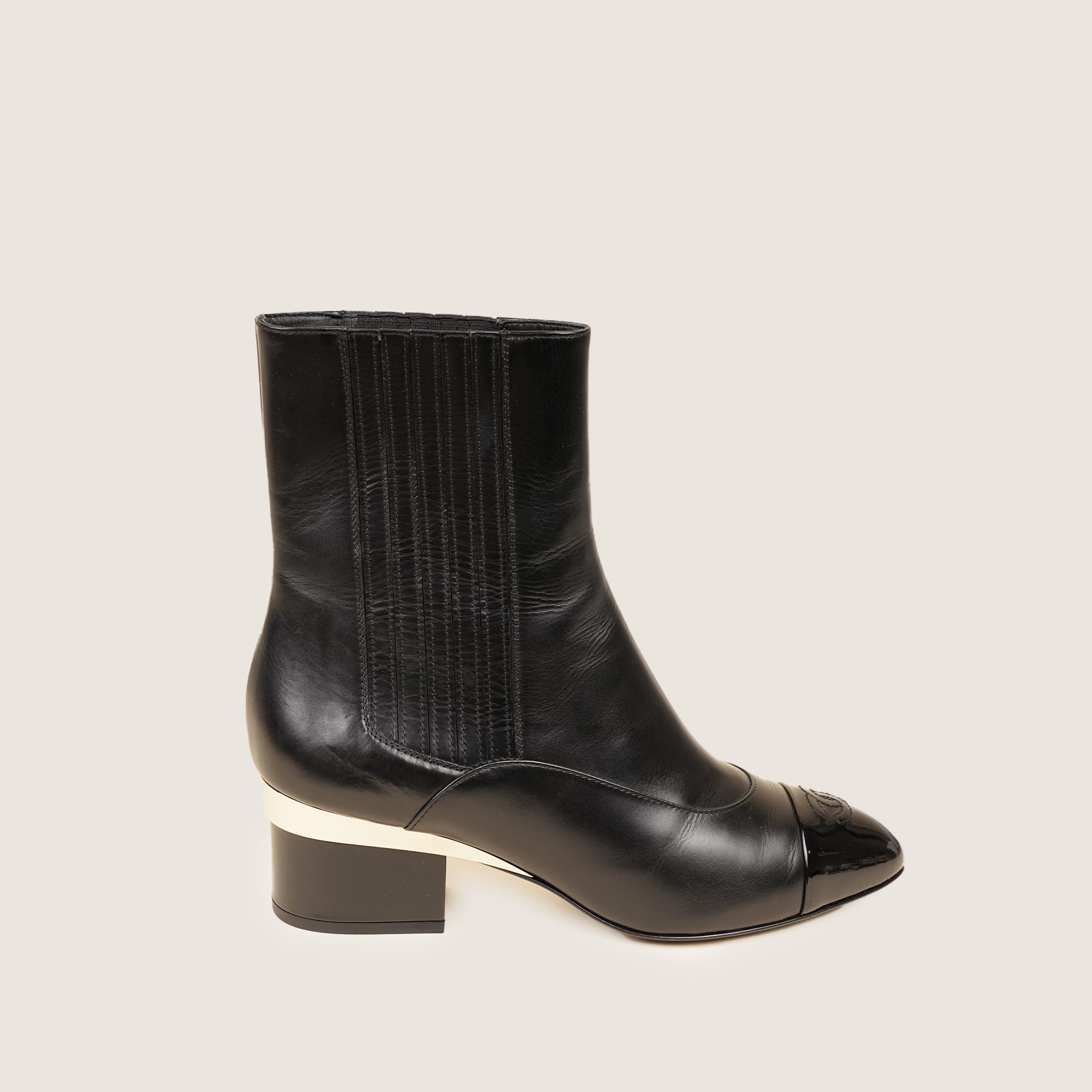 CC Ankle Leaher Boots - CHANEL - Affordable Luxury image