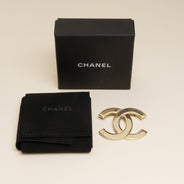 CC Brooch - CHANEL - Affordable Luxury thumbnail image