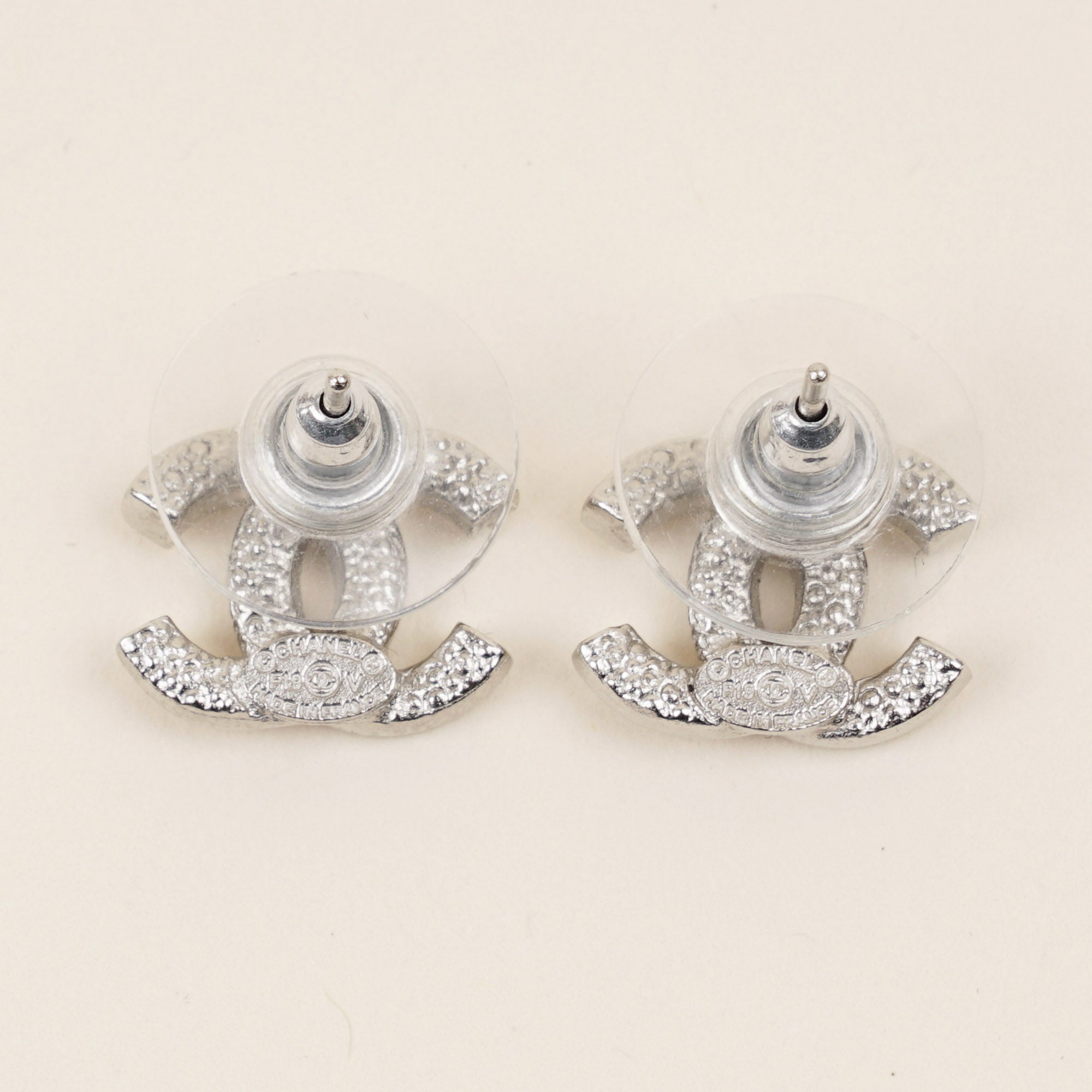 CC Earrings - CHANEL - Affordable Luxury image