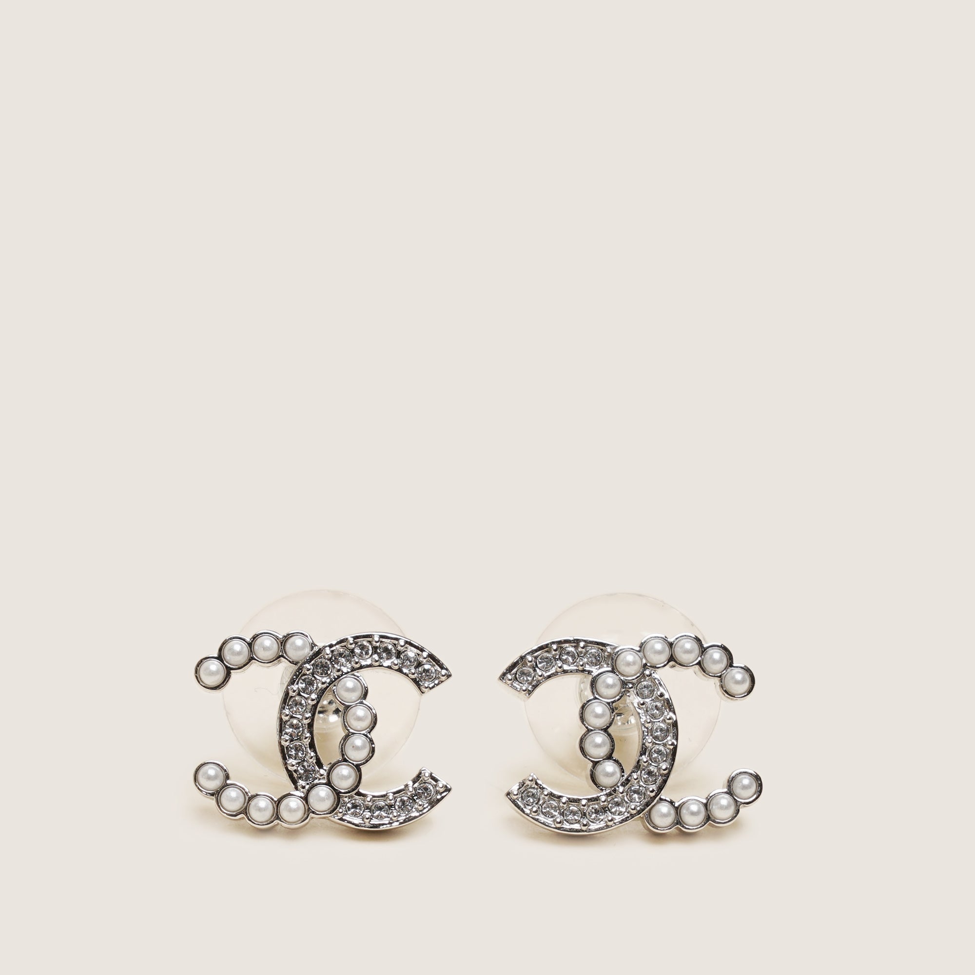 CC Earrings - CHANEL - Affordable Luxury image