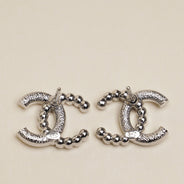 CC Earrings - CHANEL - Affordable Luxury thumbnail image