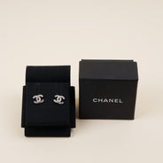 CC Earrings - CHANEL - Affordable Luxury thumbnail image