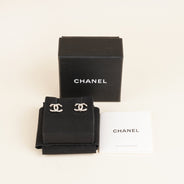 CC Earrings - CHANEL - Affordable Luxury thumbnail image