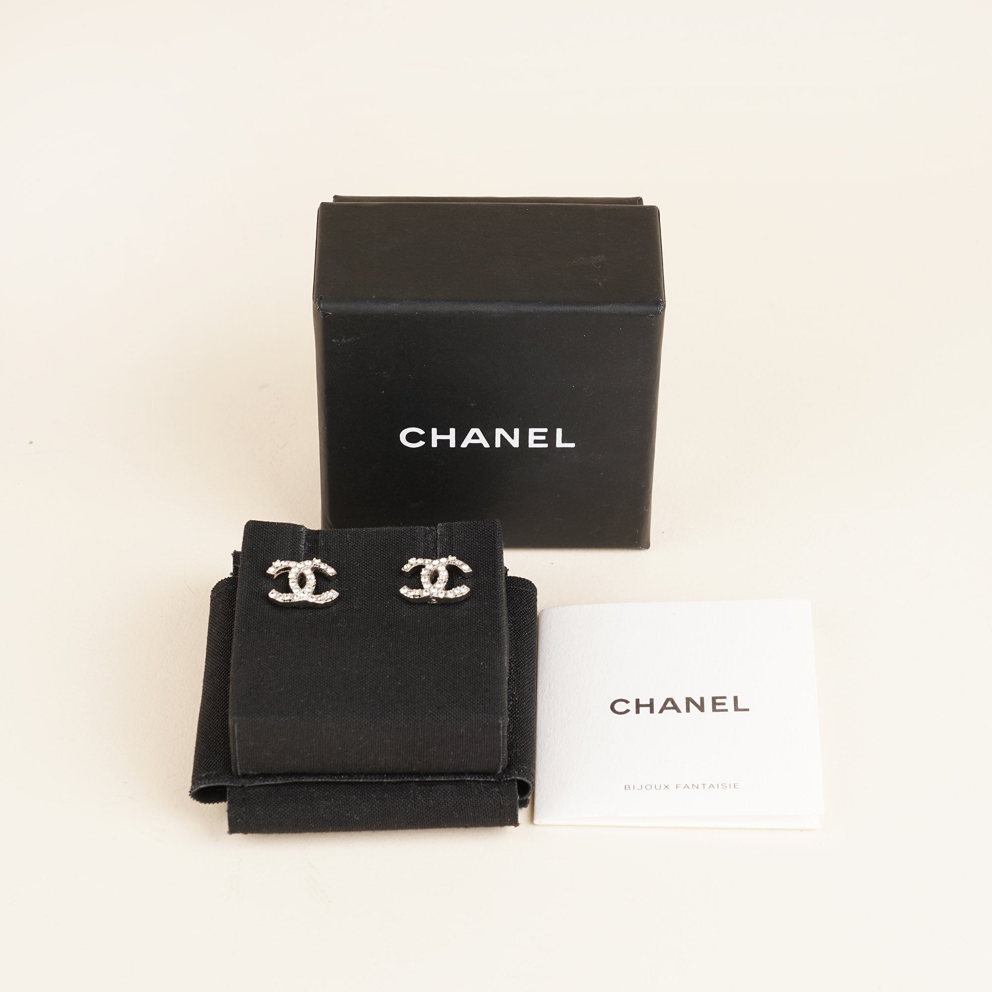 CC Earrings - CHANEL - Affordable Luxury image