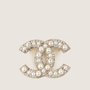 CC Faux Pearl Brooch - CHANEL - Affordable Luxury thumbnail image