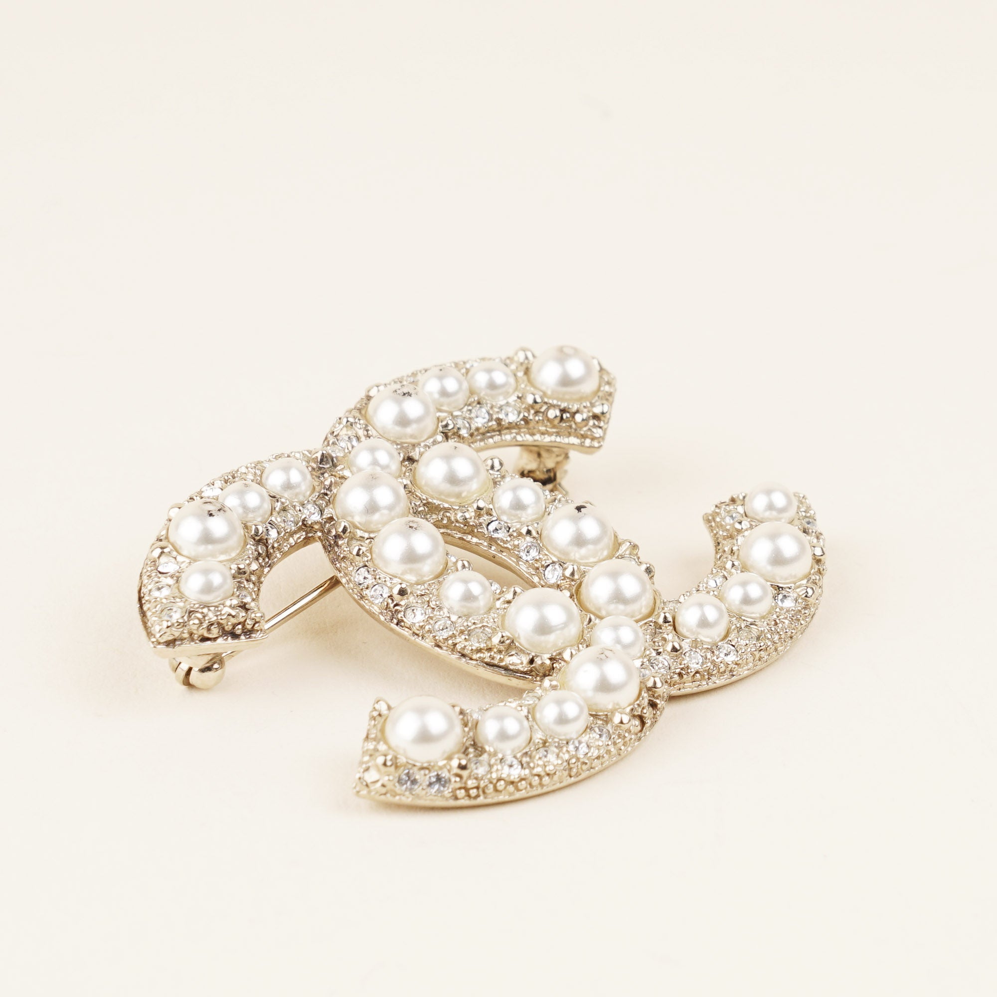 CC Faux Pearl Brooch - CHANEL - Affordable Luxury image