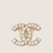 CC Faux Pearl Brooch - CHANEL - Affordable Luxury thumbnail image