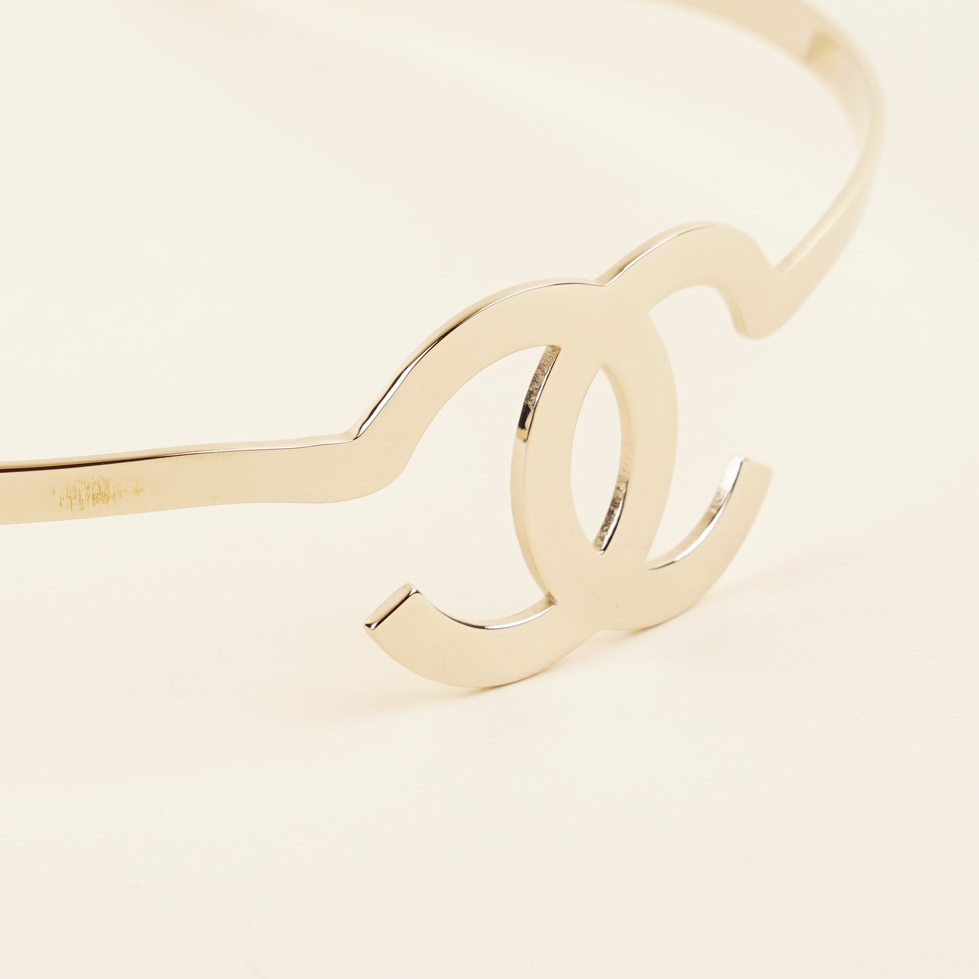 CC Metal Headband - CHANEL - Affordable Luxury image