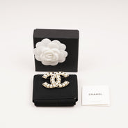 CC Pearl Brooch - CHANEL - Affordable Luxury thumbnail image