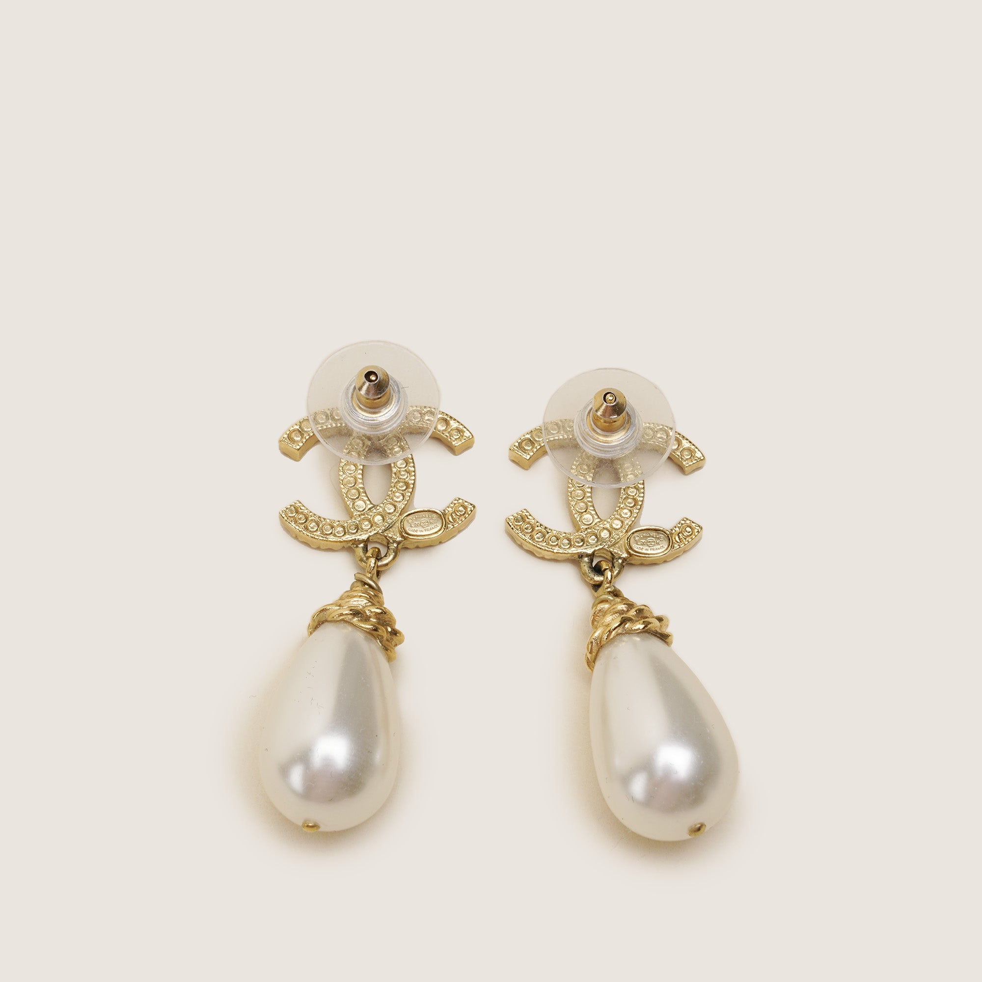 CC Pearl Drop Earrings - CHANEL - Affordable Luxury