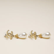 CC Pearl Drop Earrings - CHANEL - Affordable Luxury thumbnail image