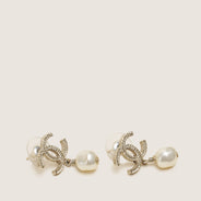 CC Pearl Drop Earrings - CHANEL - Affordable Luxury thumbnail image