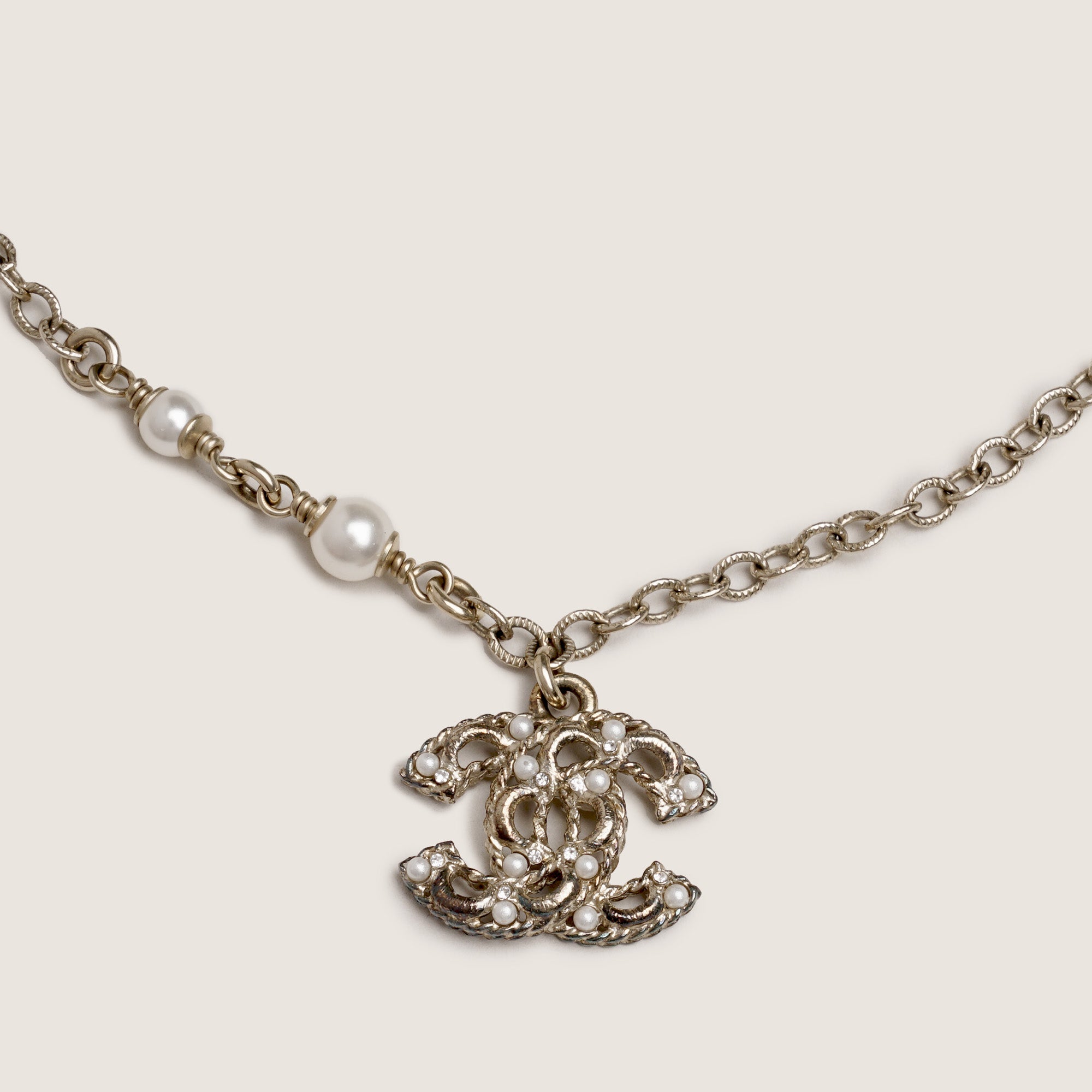 CC Pendant Chain Bracelet - CHANEL - Affordable Luxury