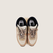 CC Sneakers 38.5 - CHANEL - Affordable Luxury thumbnail image