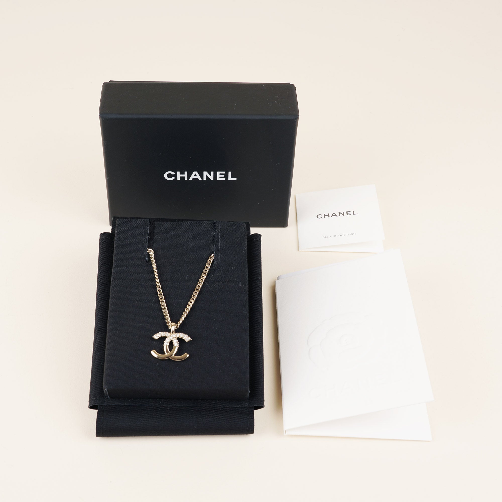 CC Strass Necklace - CHANEL - Affordable Luxury image