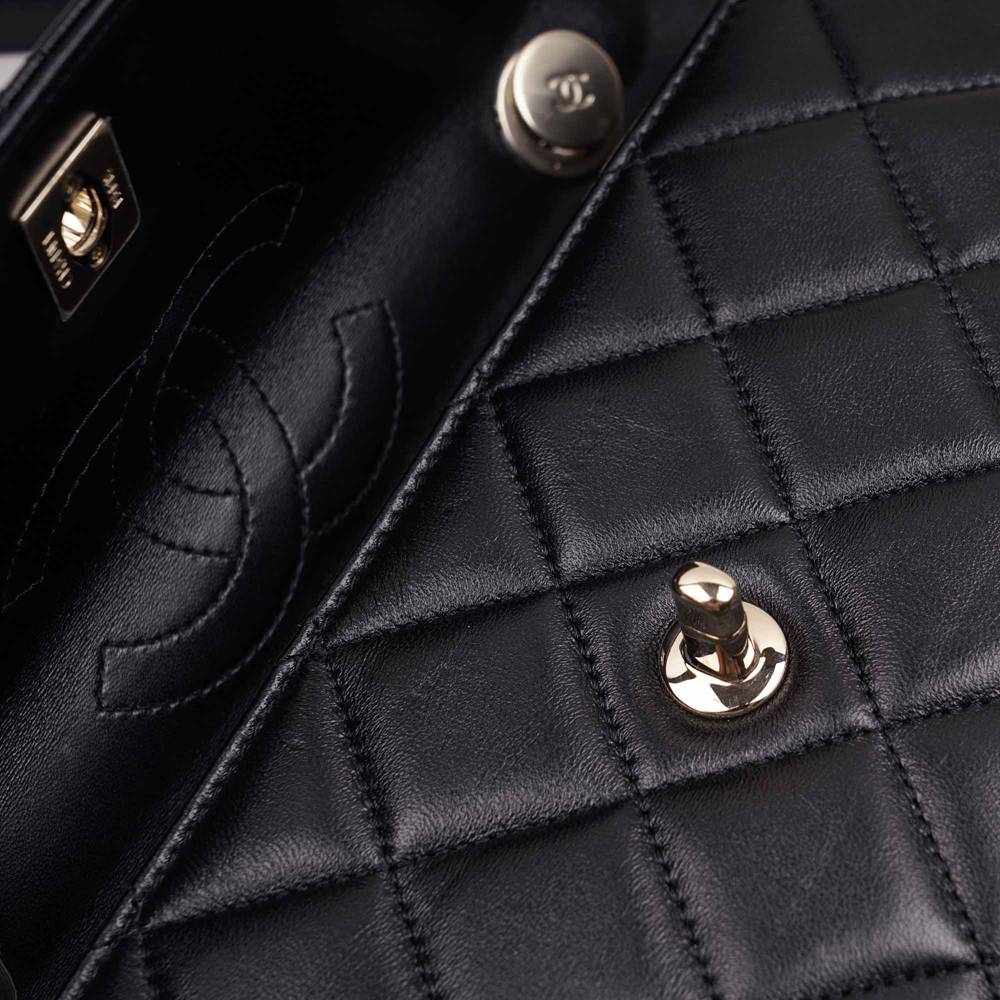 CC Trendy Shoulder Bag - CHANEL - Affordable Luxury image
