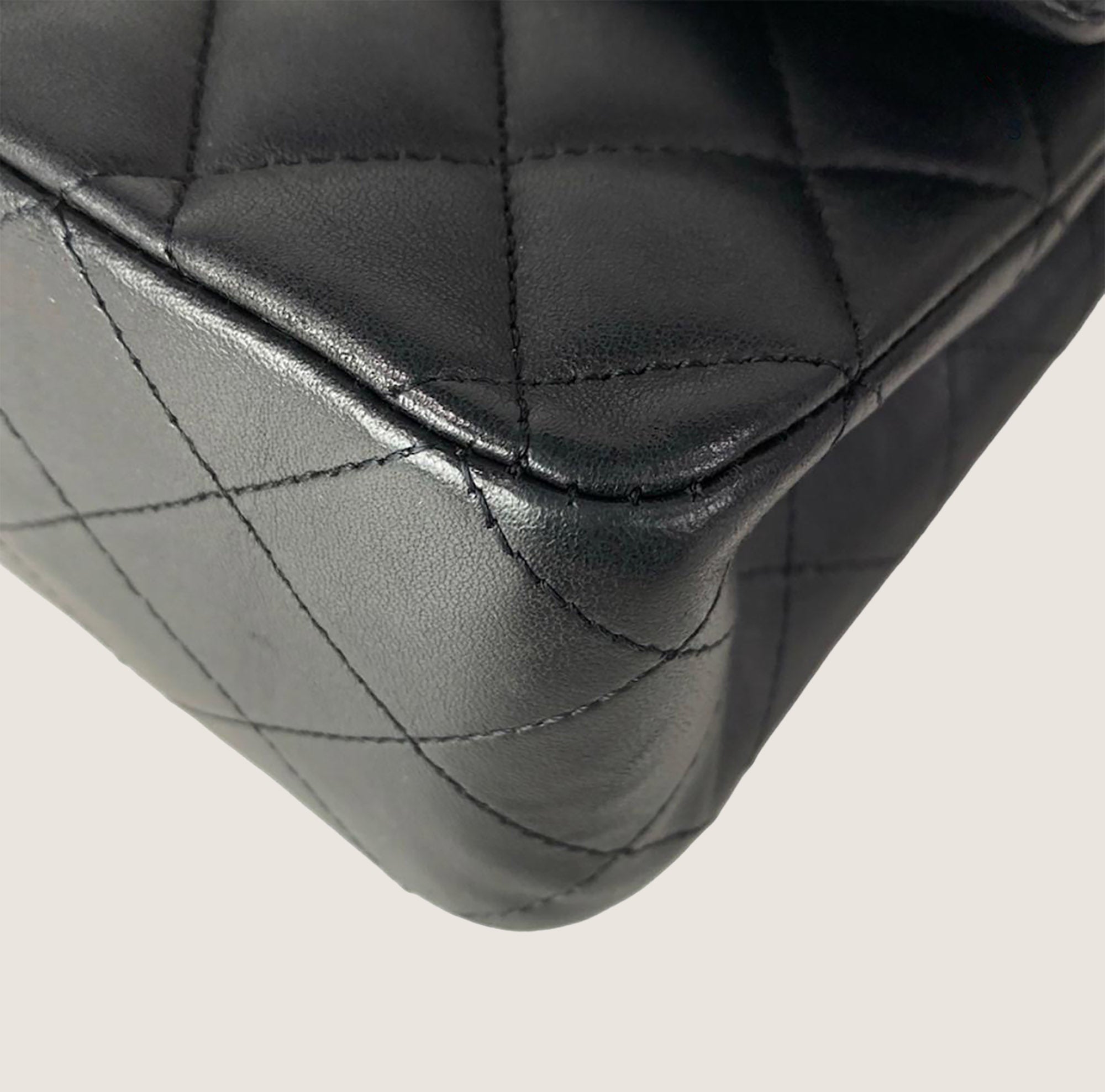 Classic Medium Double Flap Bag image