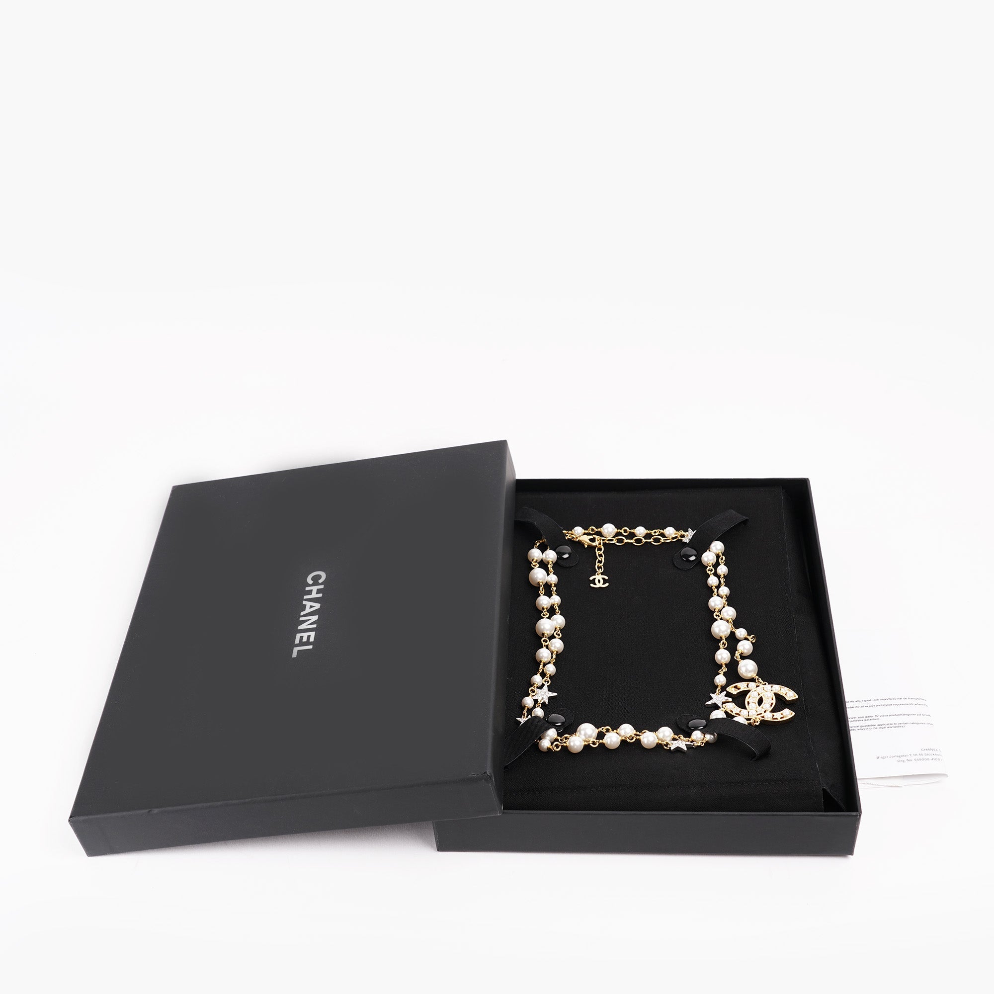 Chanel CC Pearl Necklace - CHANEL - Affordable Luxury image