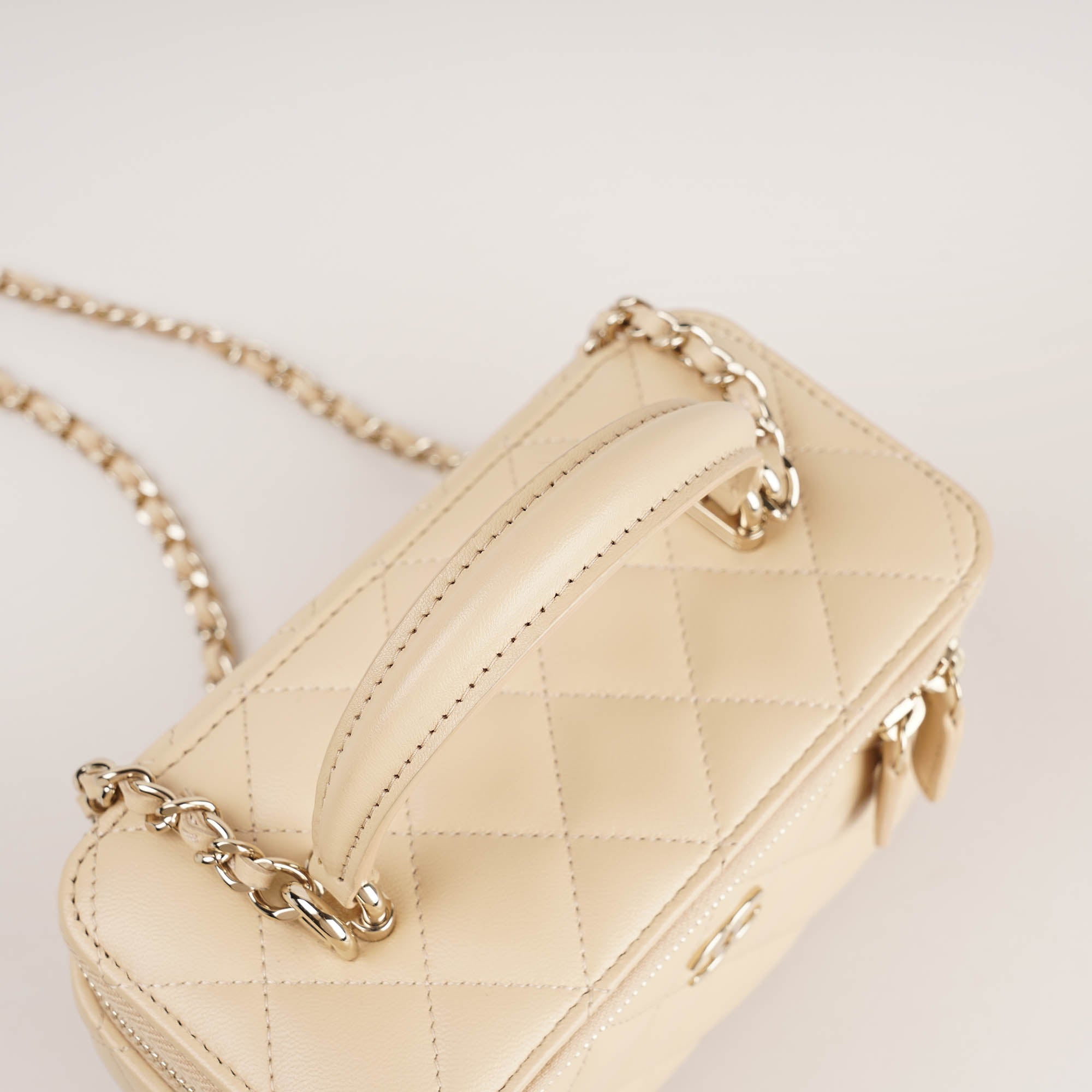 Chanel Vanity Top Handle Beige Lambskin - CHANEL - Affordable Luxury image