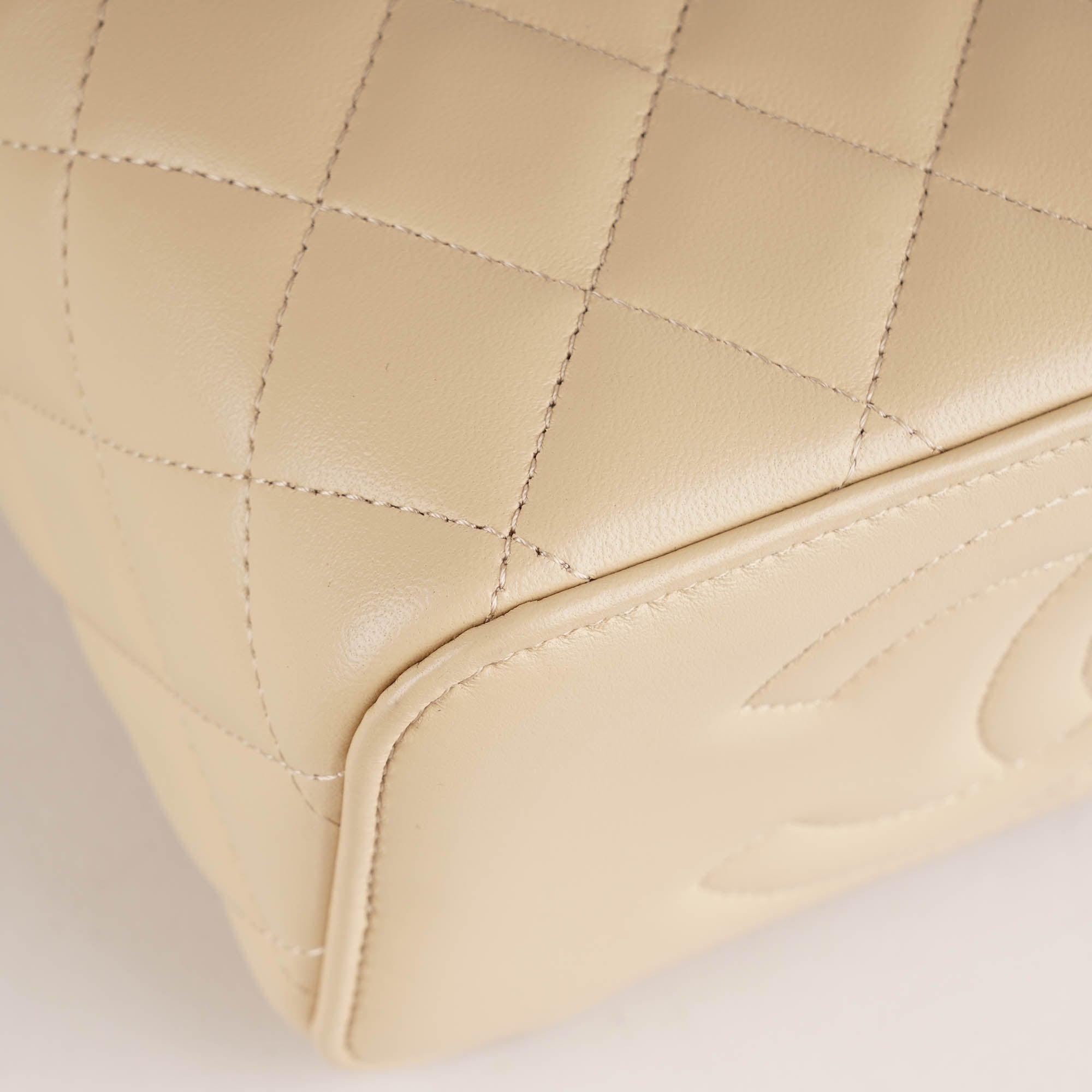 Chanel Vanity Top Handle Beige Lambskin - CHANEL - Affordable Luxury image